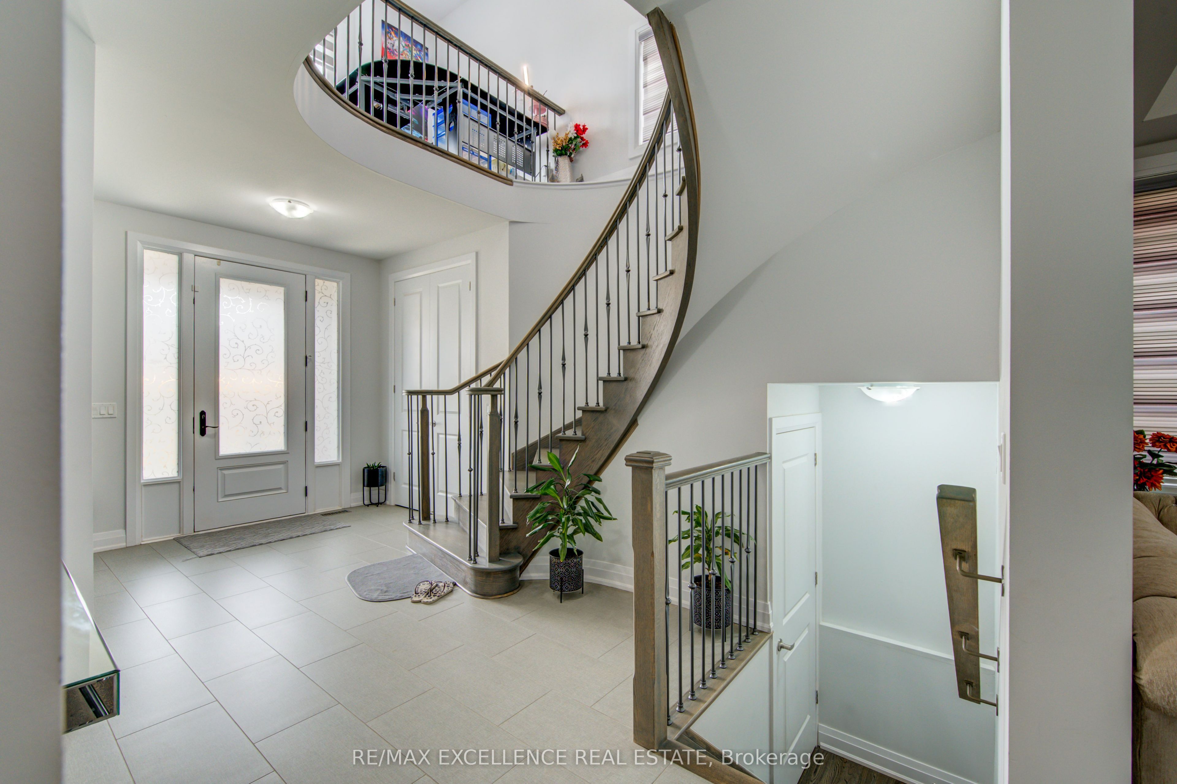 1080 Edinburgh Drive Property Photo 7