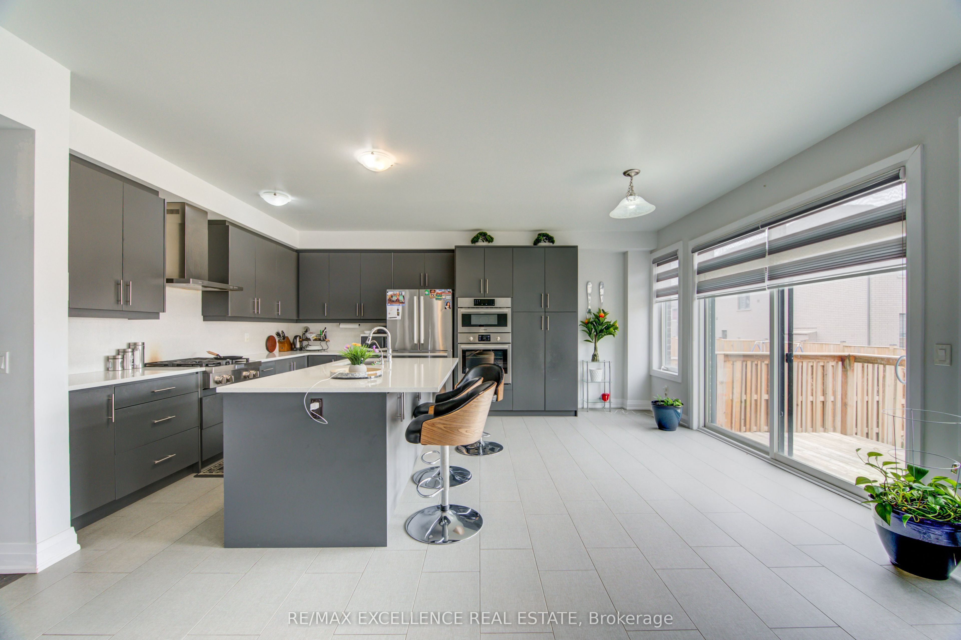 1080 Edinburgh Drive Property Photo 14