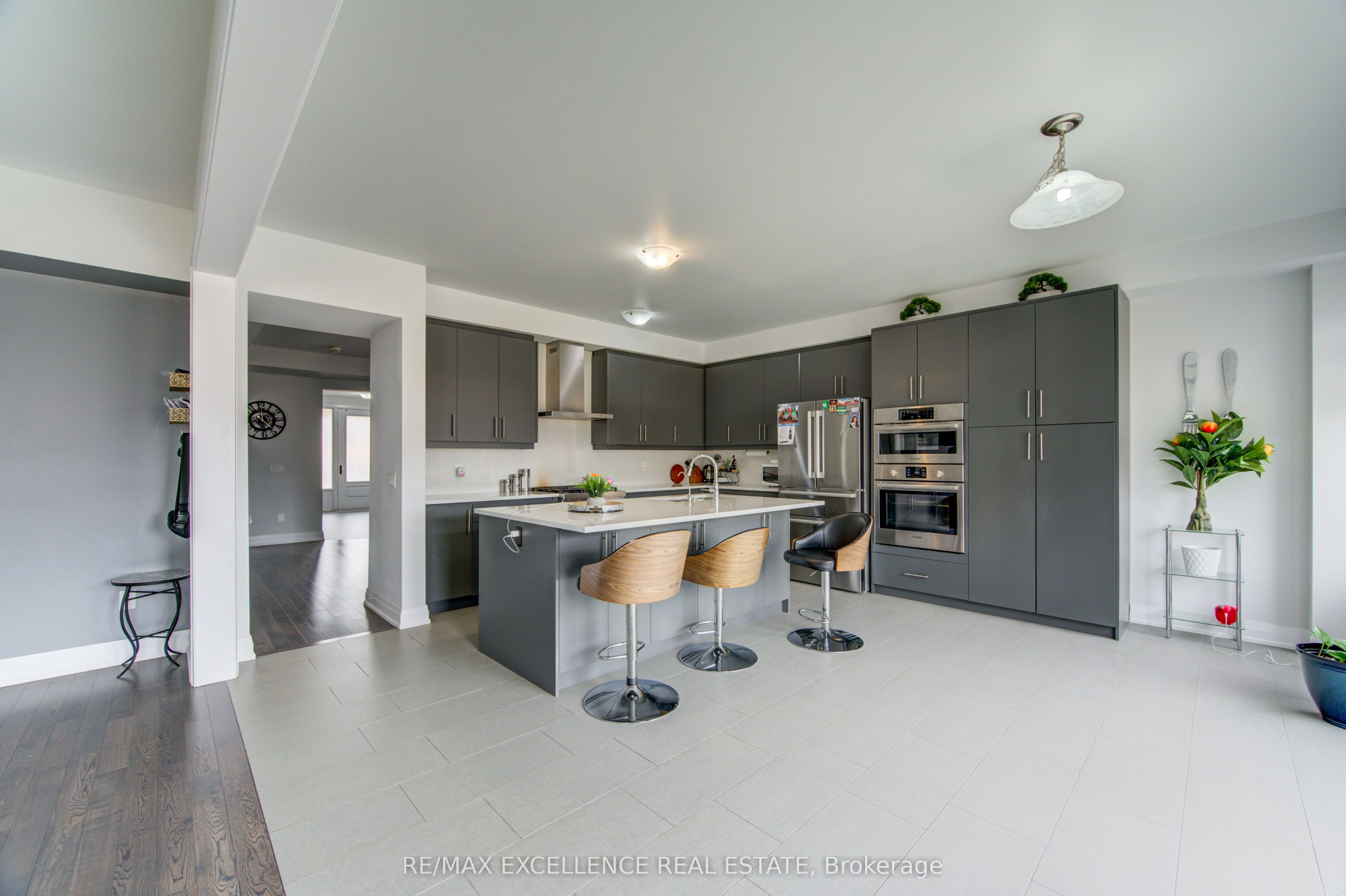1080 Edinburgh Drive Property Photo 15