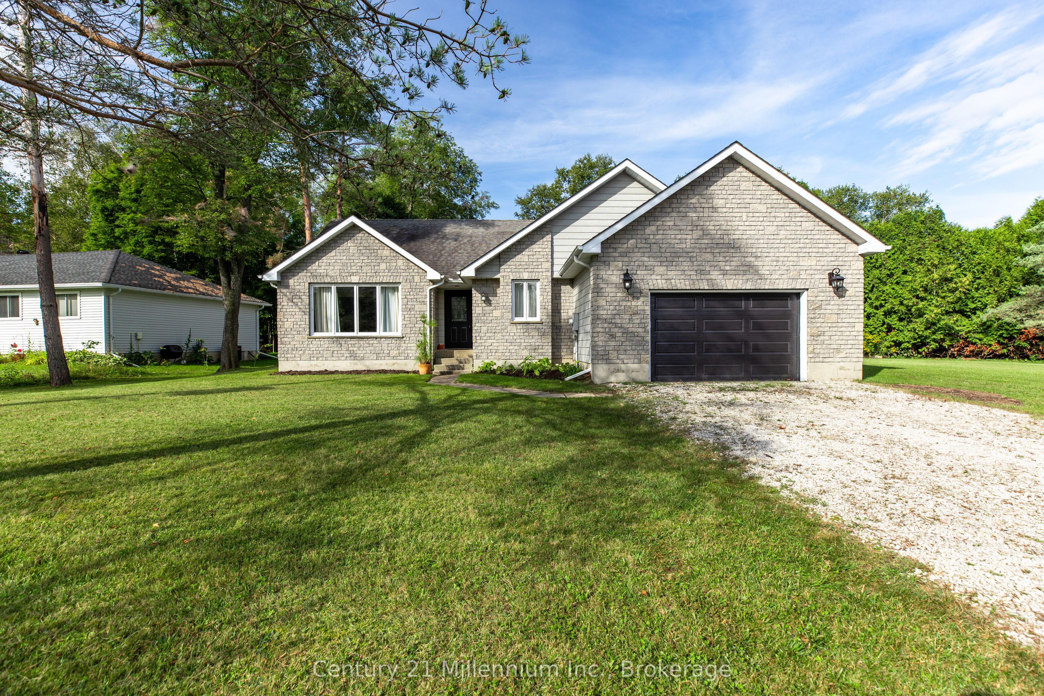 103 Dorena Crescent Property Photo 1