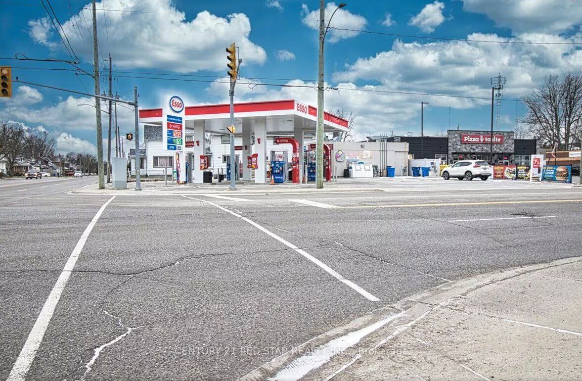 410 Queen Street Property Photo 4