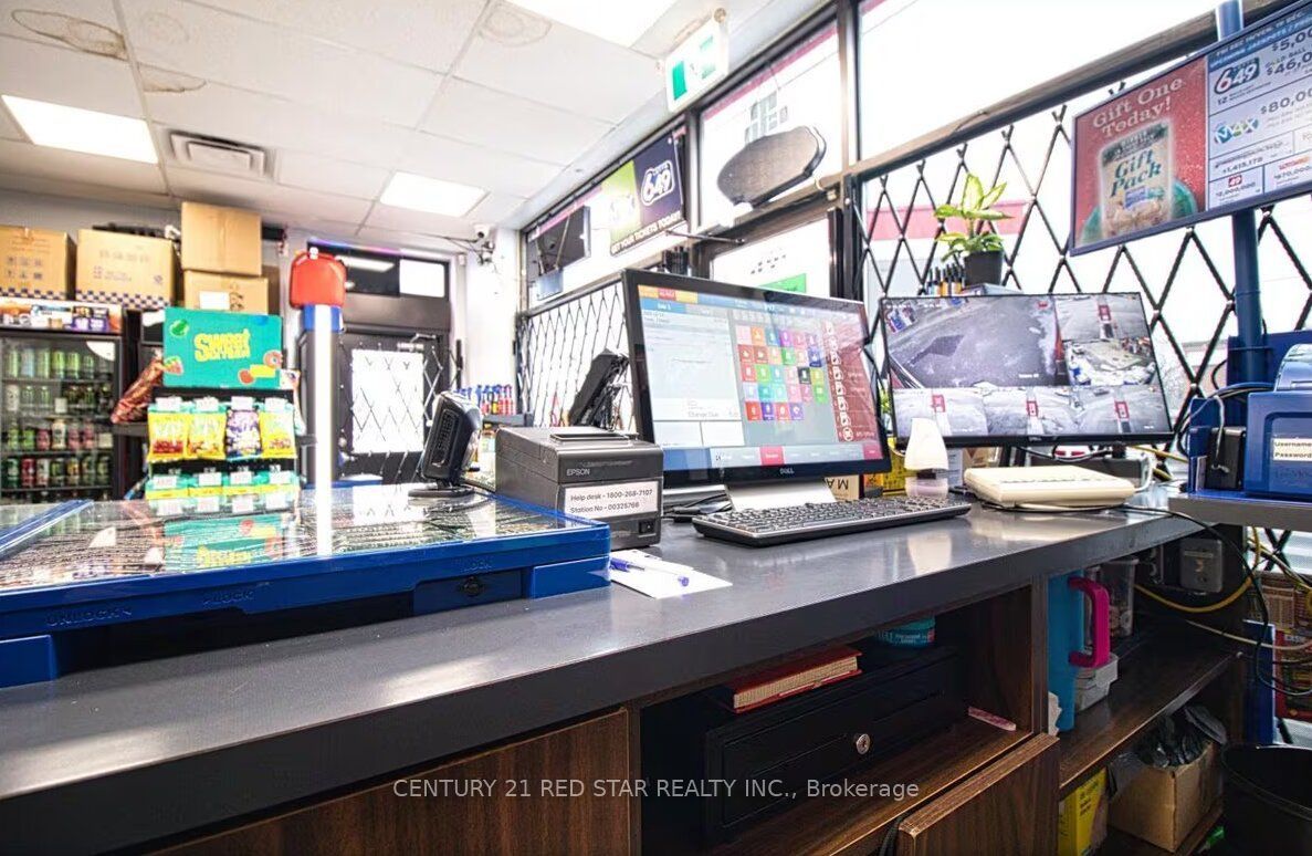 410 Queen Street Property Photo 7