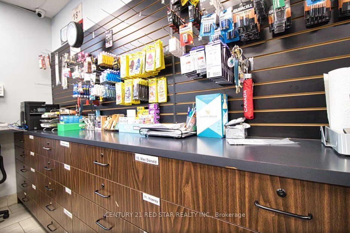 410 Queen Street Property Photo 9