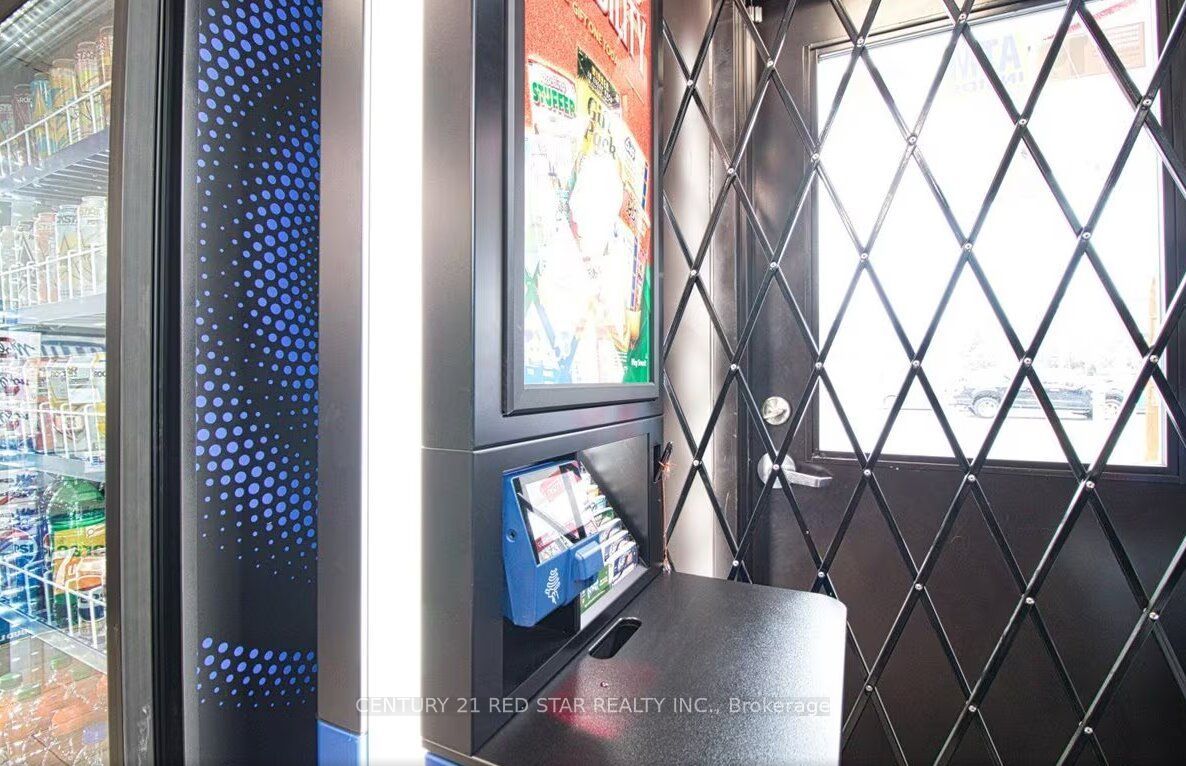 410 Queen Street Property Photo 16