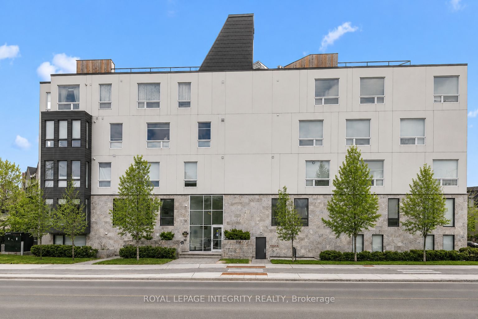 150 Greenfield Avenue 204