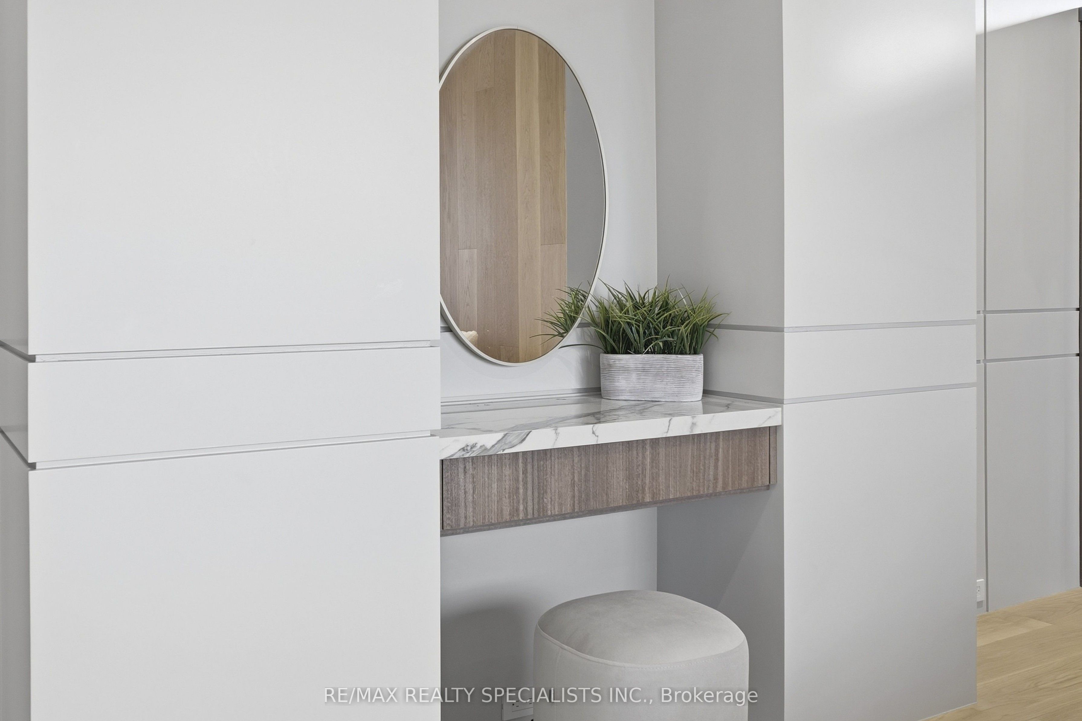 295449 8th Line Property Photo 21