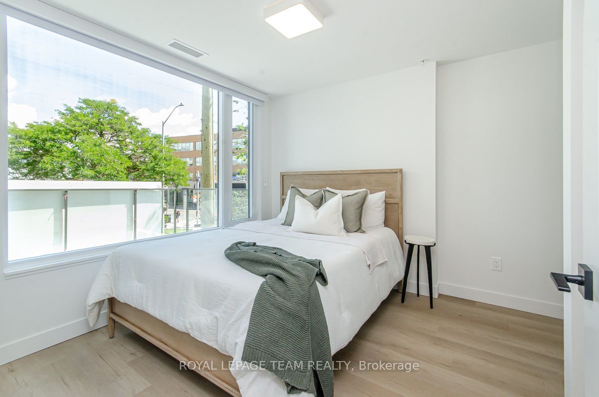 398 Roosevelt Avenue 203 Property Photo 8