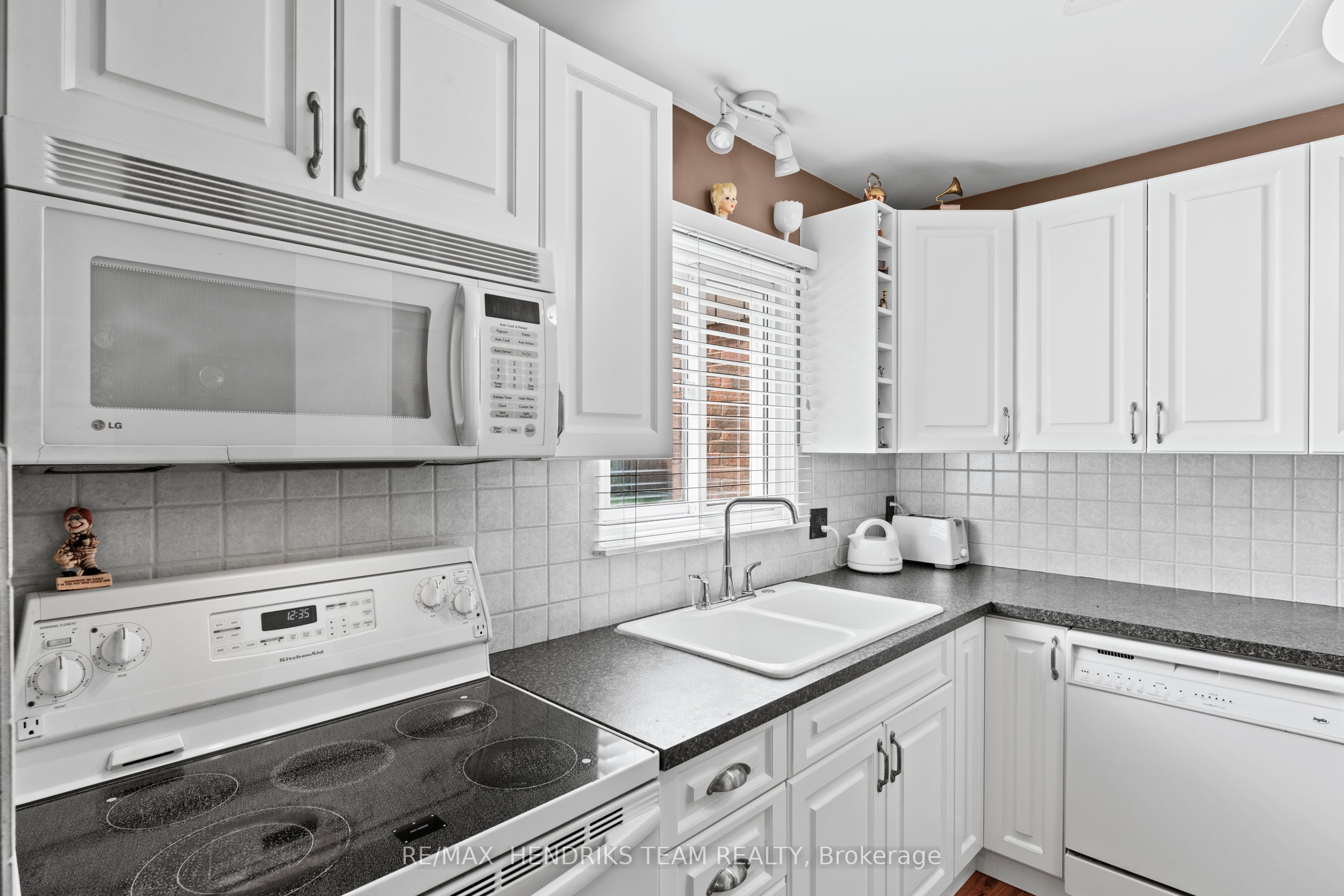 64 Forster Street 20 Property Photo 4