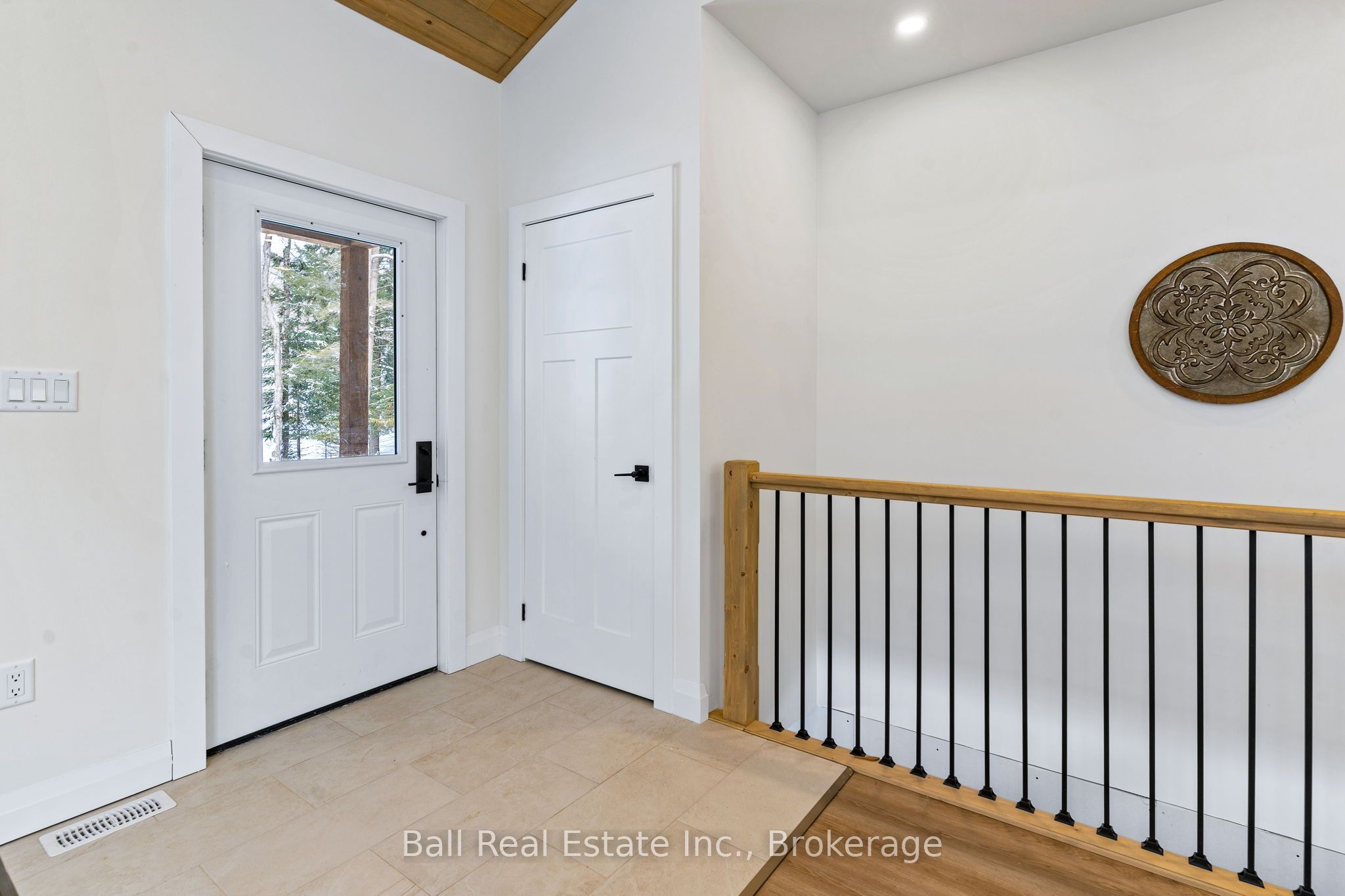 180 Lakeview Street Property Photo 2