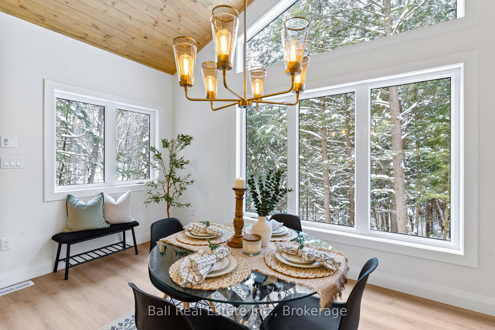 180 Lakeview Street Property Photo 6