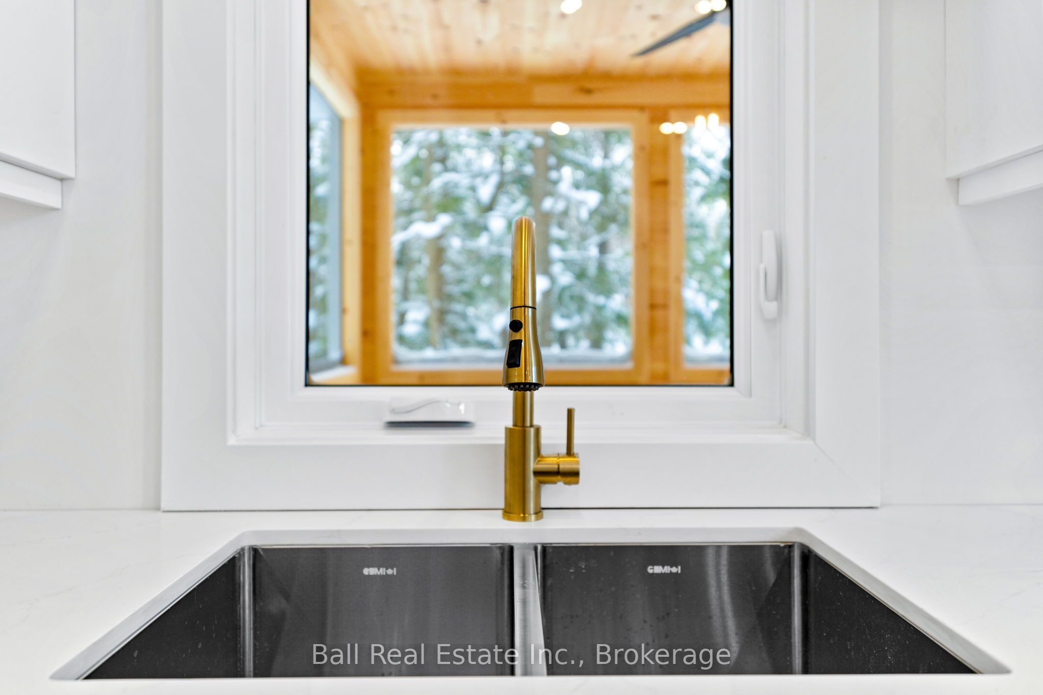 180 Lakeview Street Property Photo 12