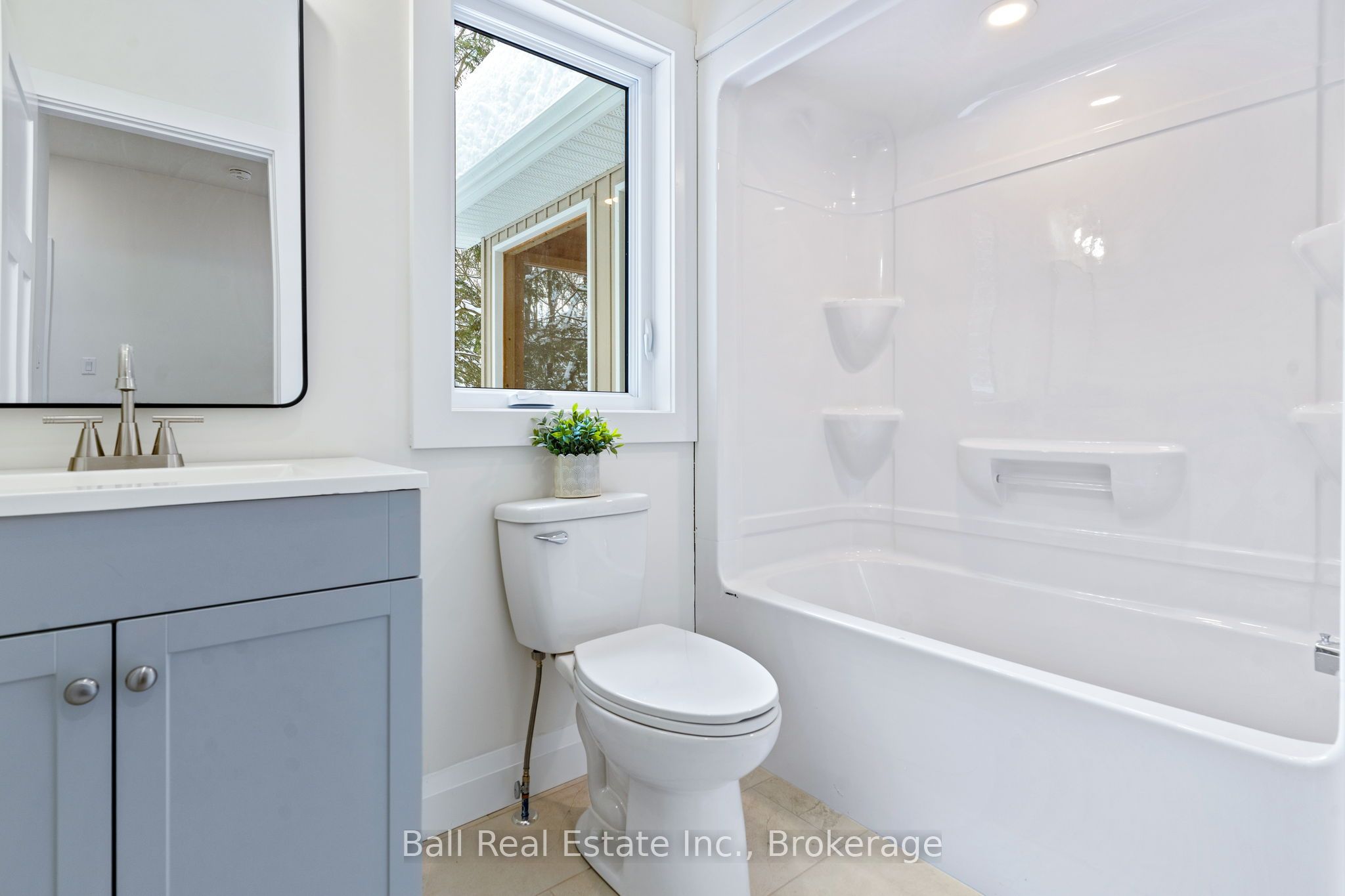 180 Lakeview Street Property Photo 15