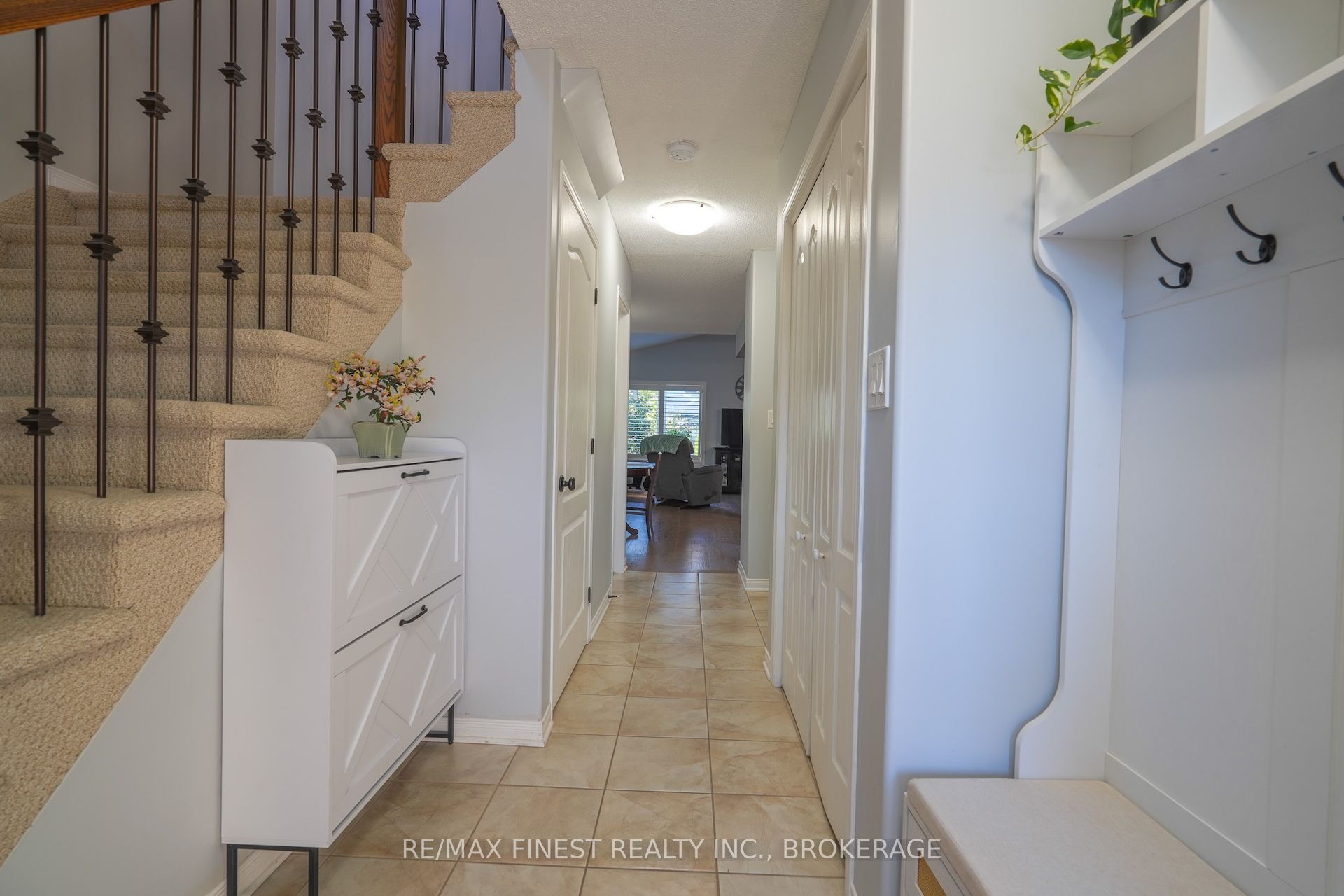 1736 Reginald Bart Drive Property Photo 6