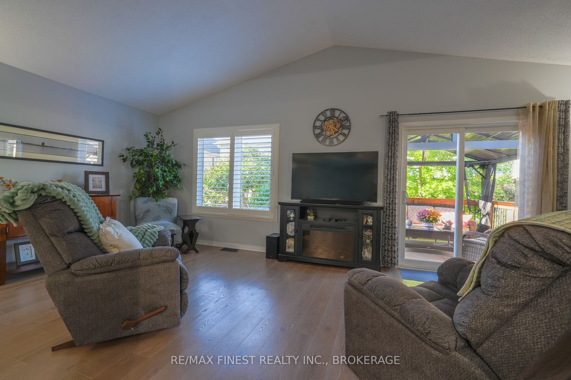 1736 Reginald Bart Drive Property Photo 11