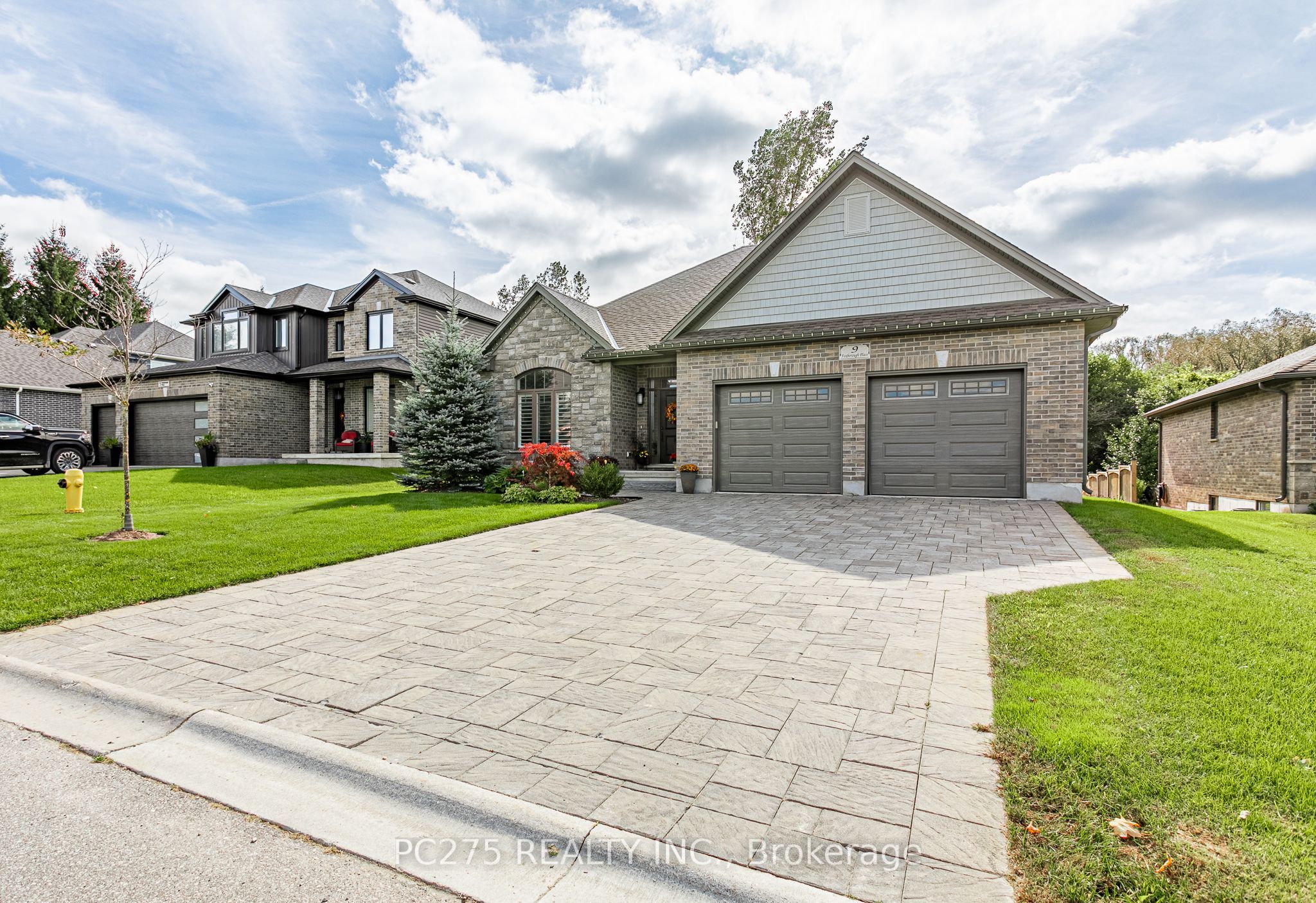 9 Foxborough Place Property Photo 3
