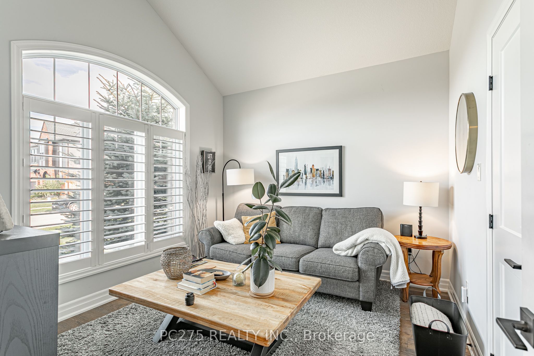 9 Foxborough Place Property Photo 7