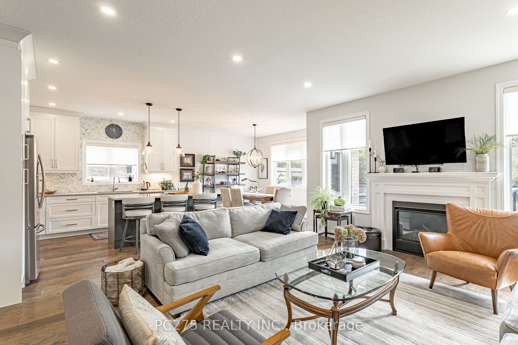 9 Foxborough Place Property Photo 12