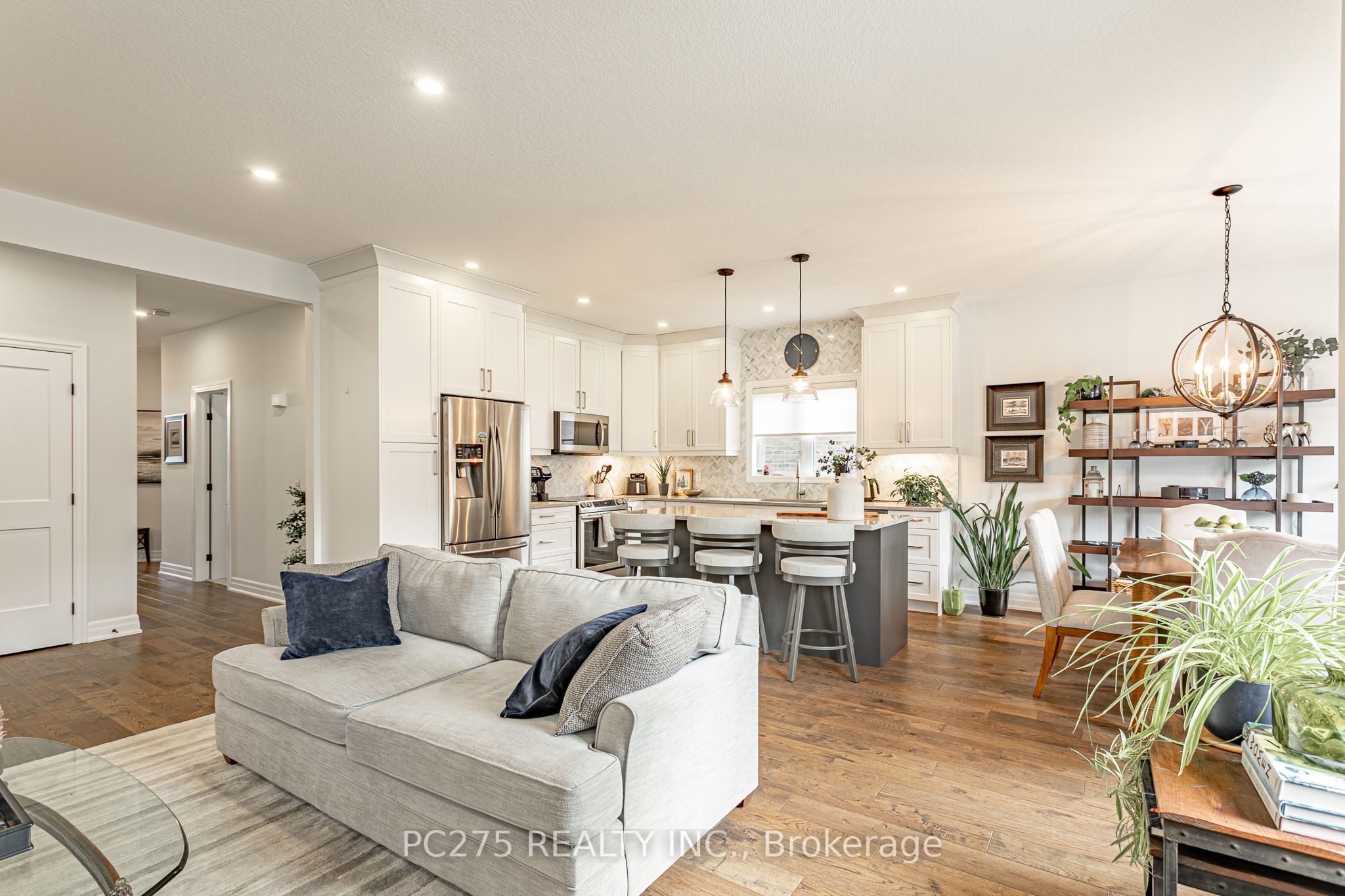 9 Foxborough Place Property Photo 16
