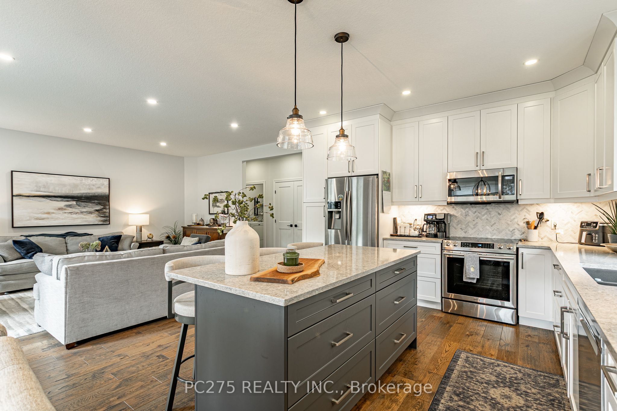 9 Foxborough Place Property Photo 20