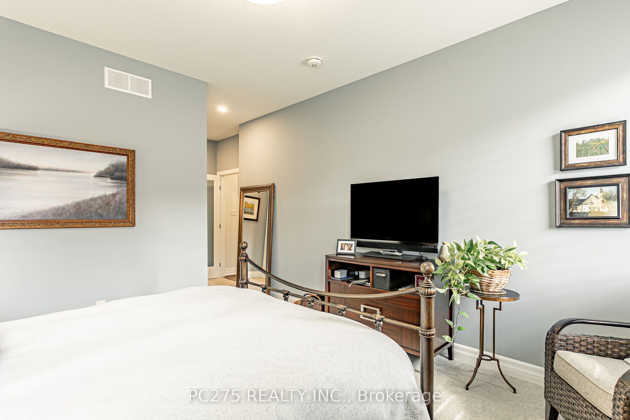9 Foxborough Place Property Photo 26