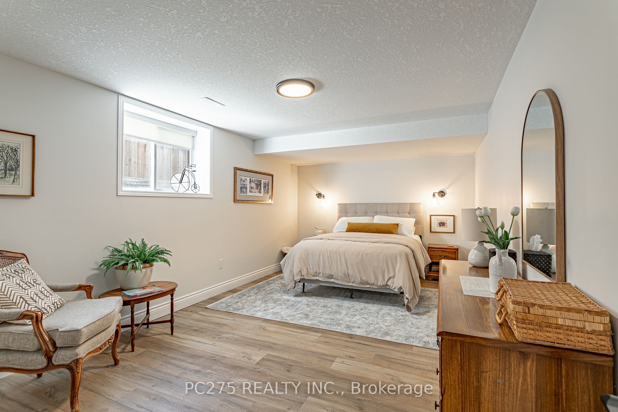 9 Foxborough Place Property Photo 33