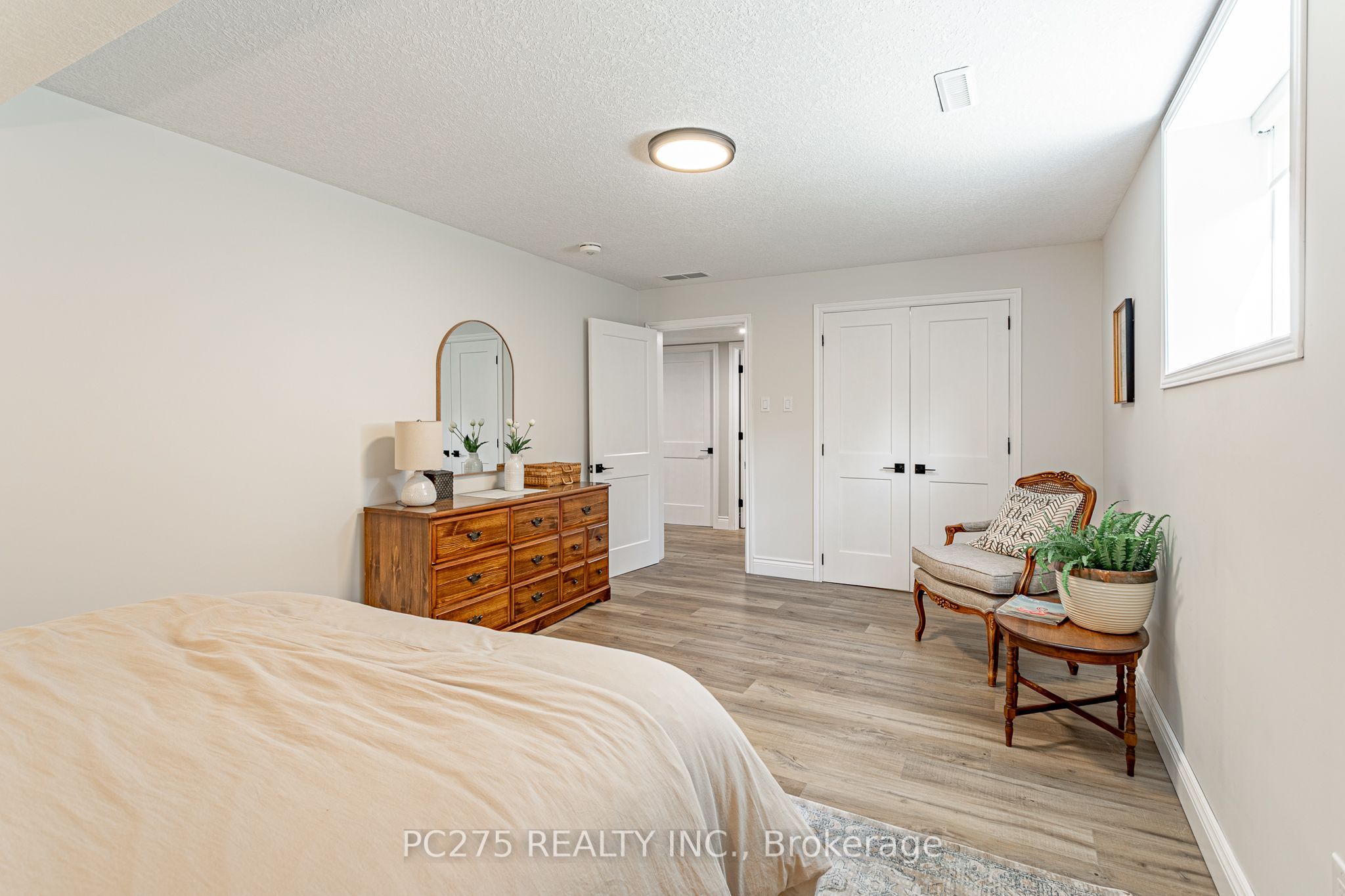 9 Foxborough Place Property Photo 34