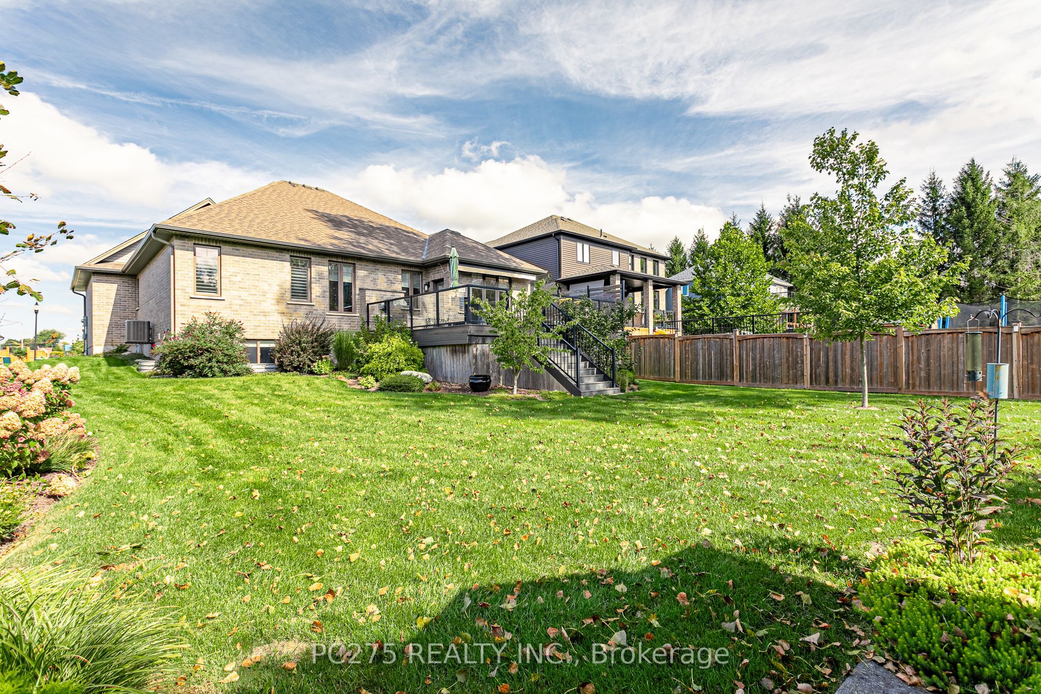 9 Foxborough Place Property Photo 38