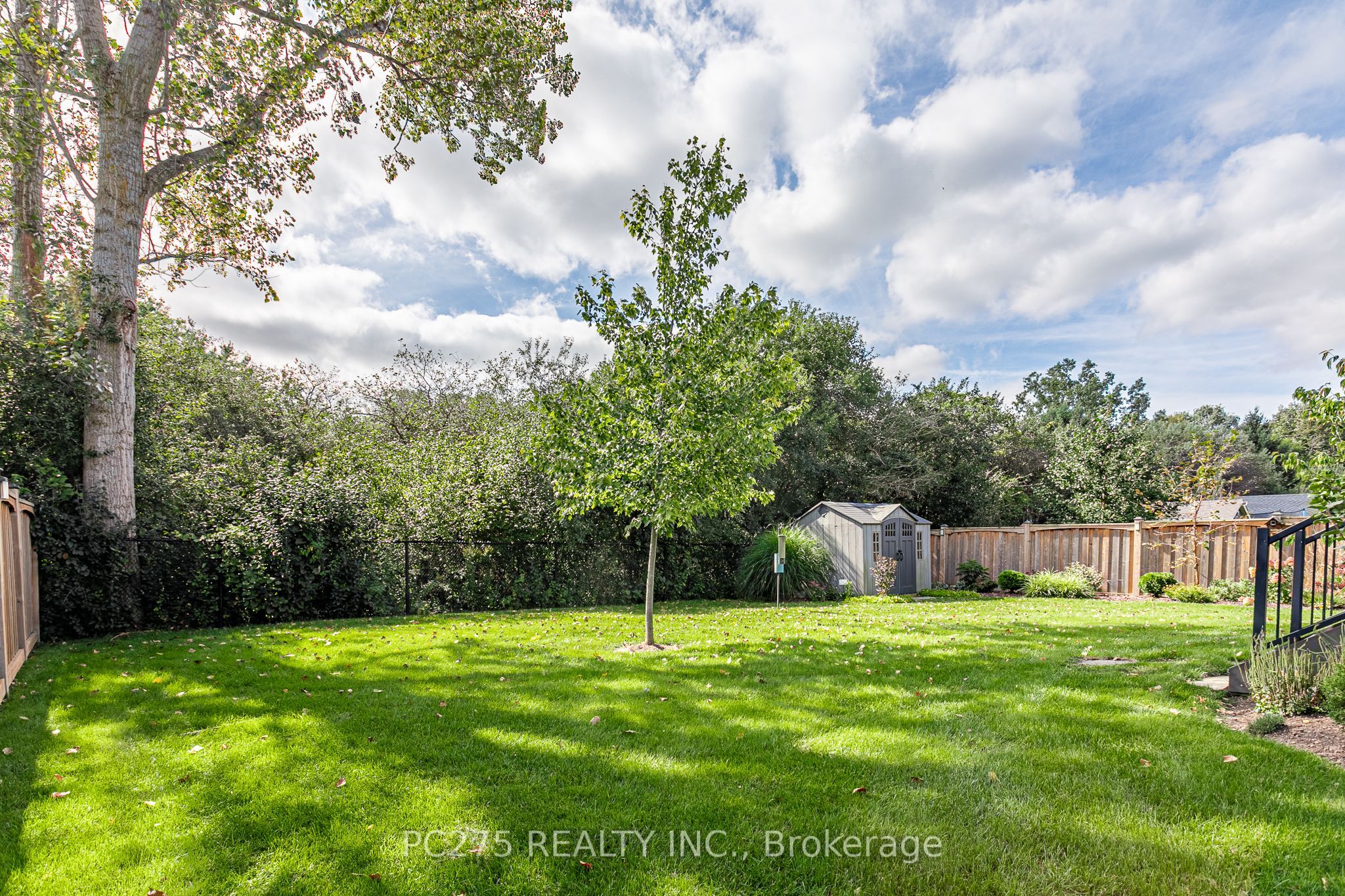9 Foxborough Place Property Photo 40