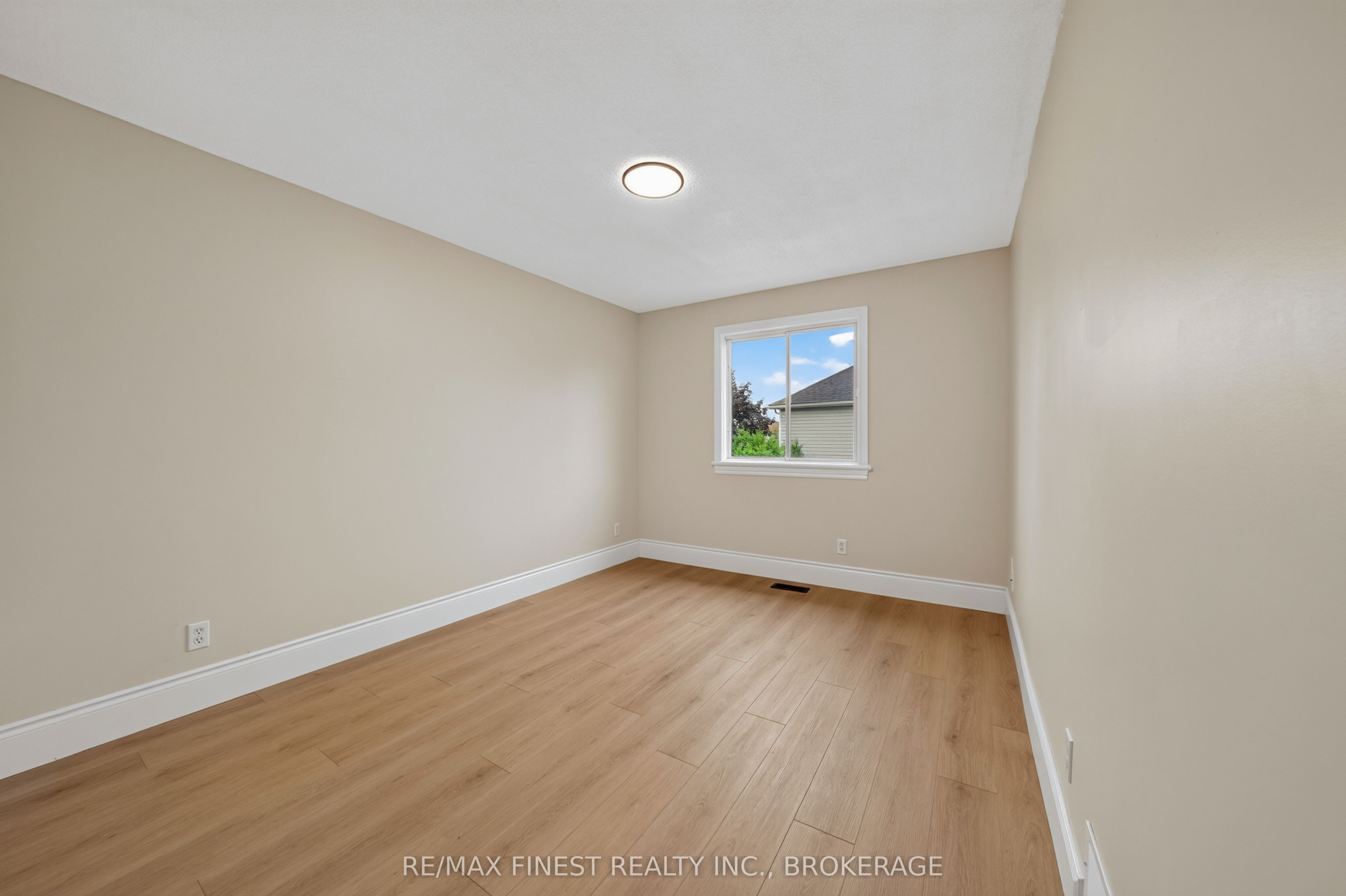 975 Ringstead Street Property Photo 17