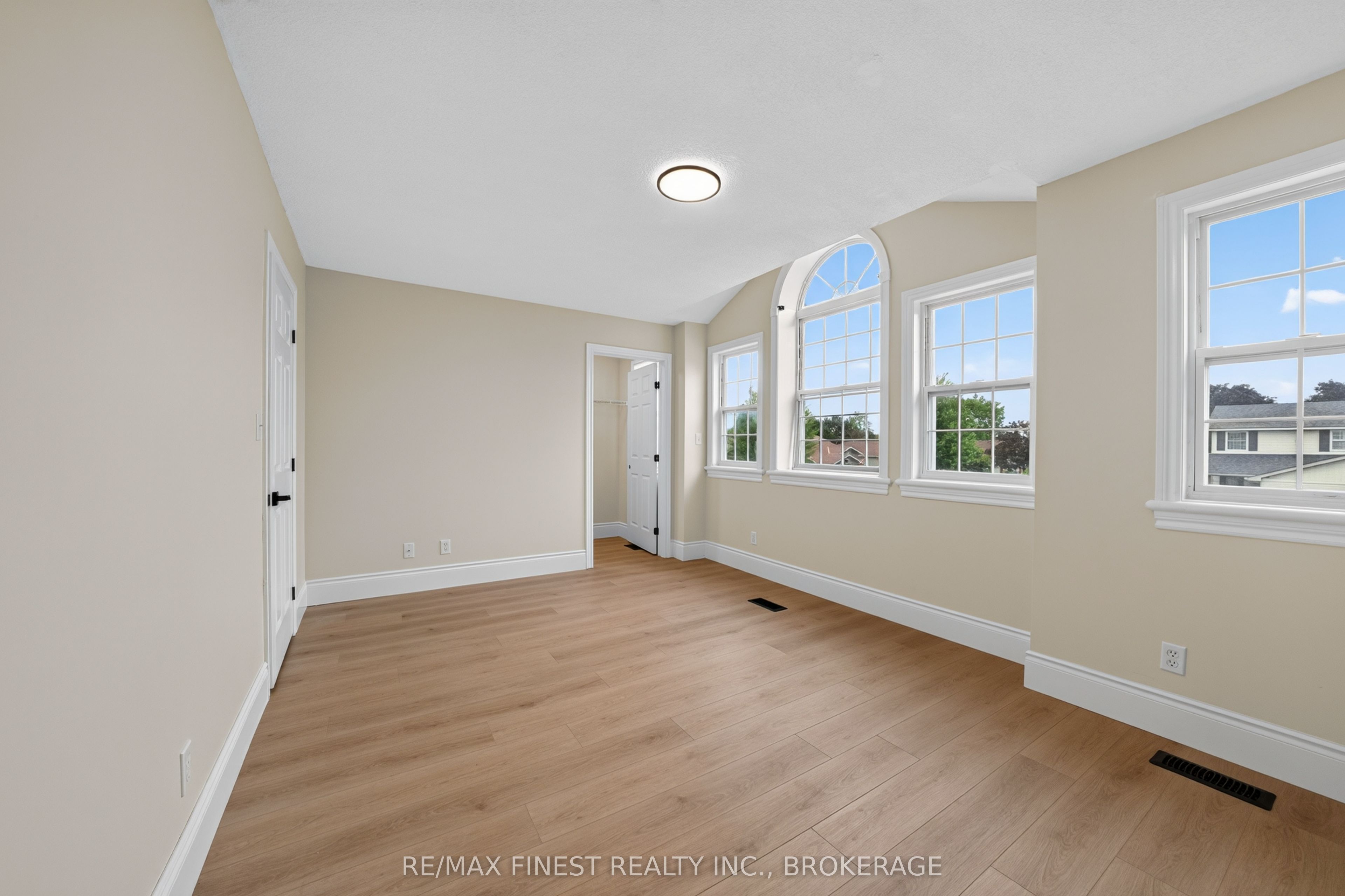 975 Ringstead Street Property Photo 22