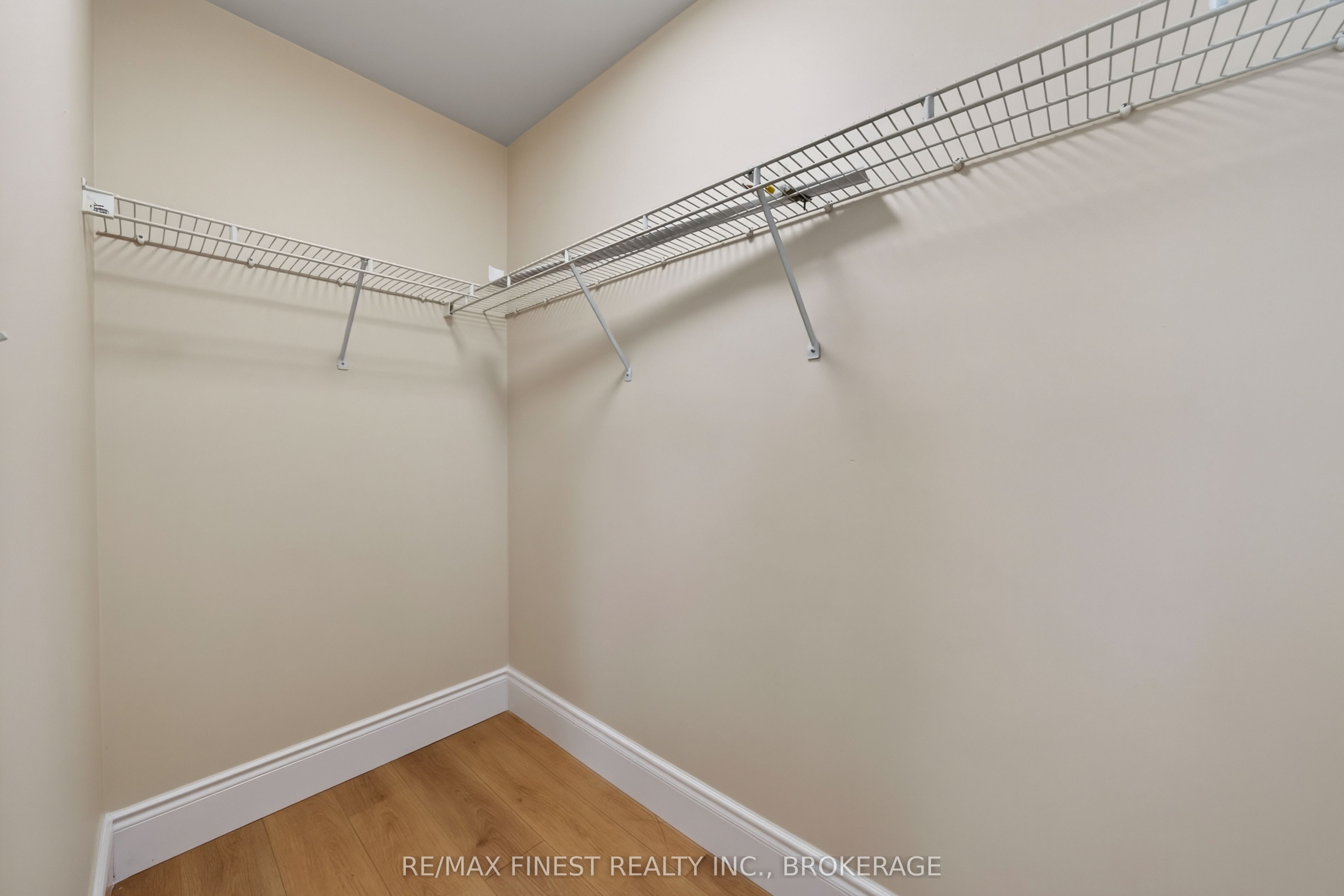 975 Ringstead Street Property Photo 23