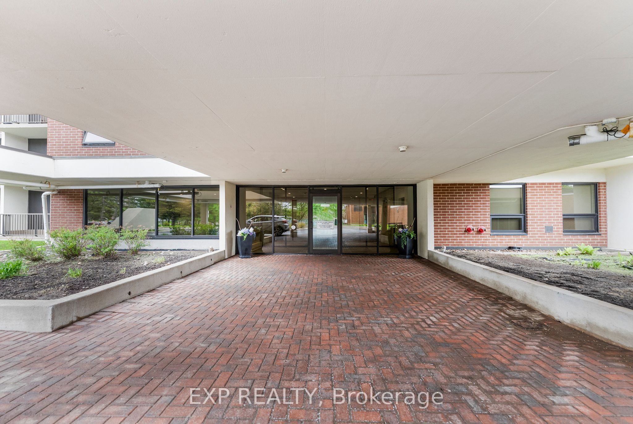 665 Bathgate Drive 1603 Property Photo 2