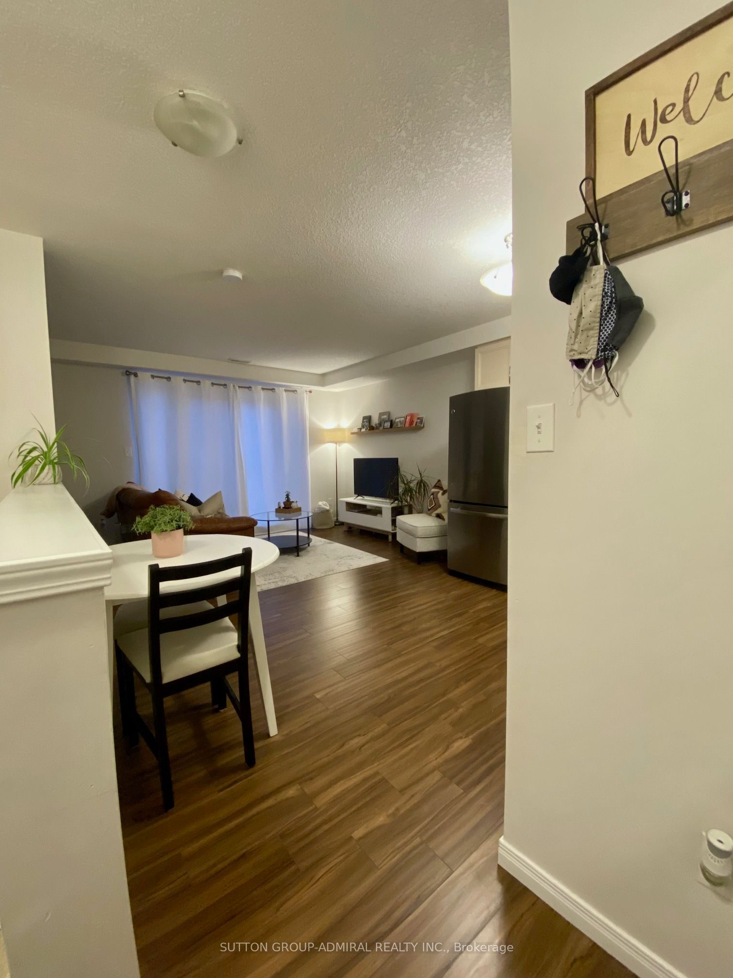25 Sienna Street B Property Photo 2