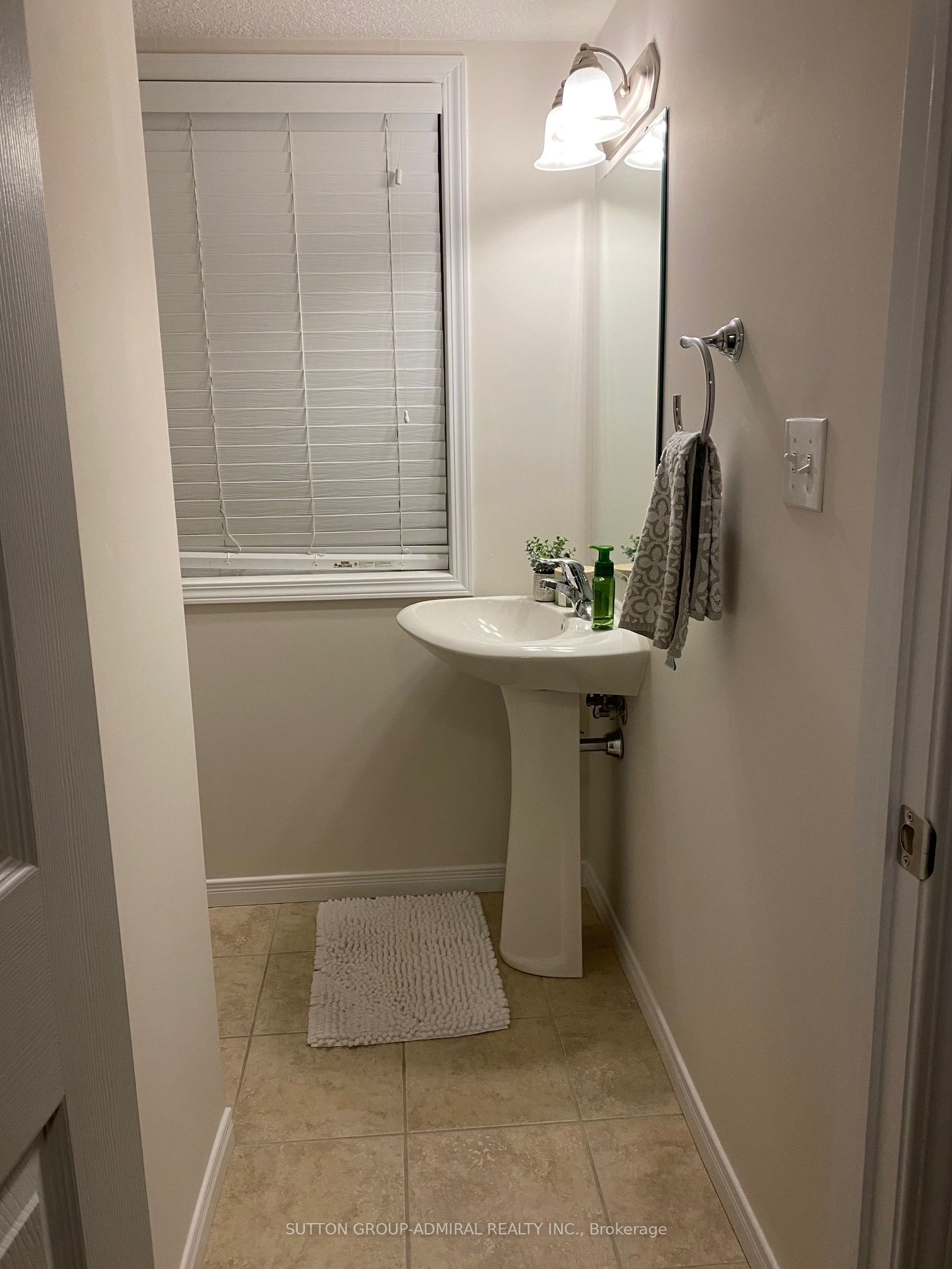 25 Sienna Street B Property Photo 10