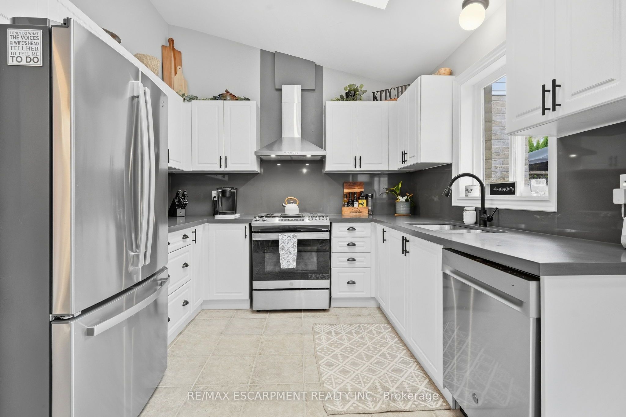 14 Kenyon Crescent Property Photo 9
