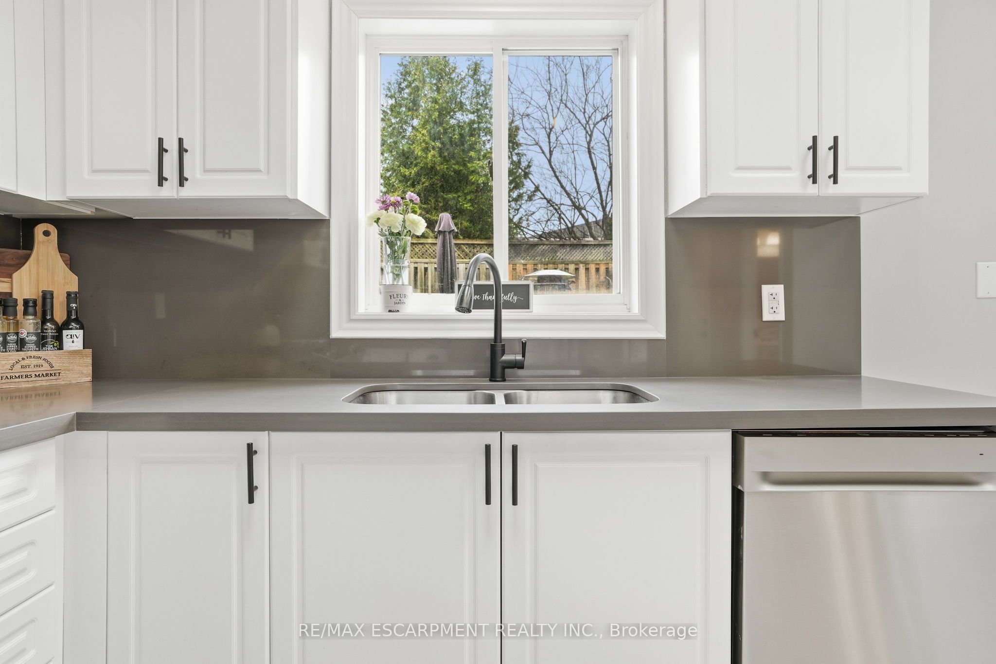 14 Kenyon Crescent Property Photo 12