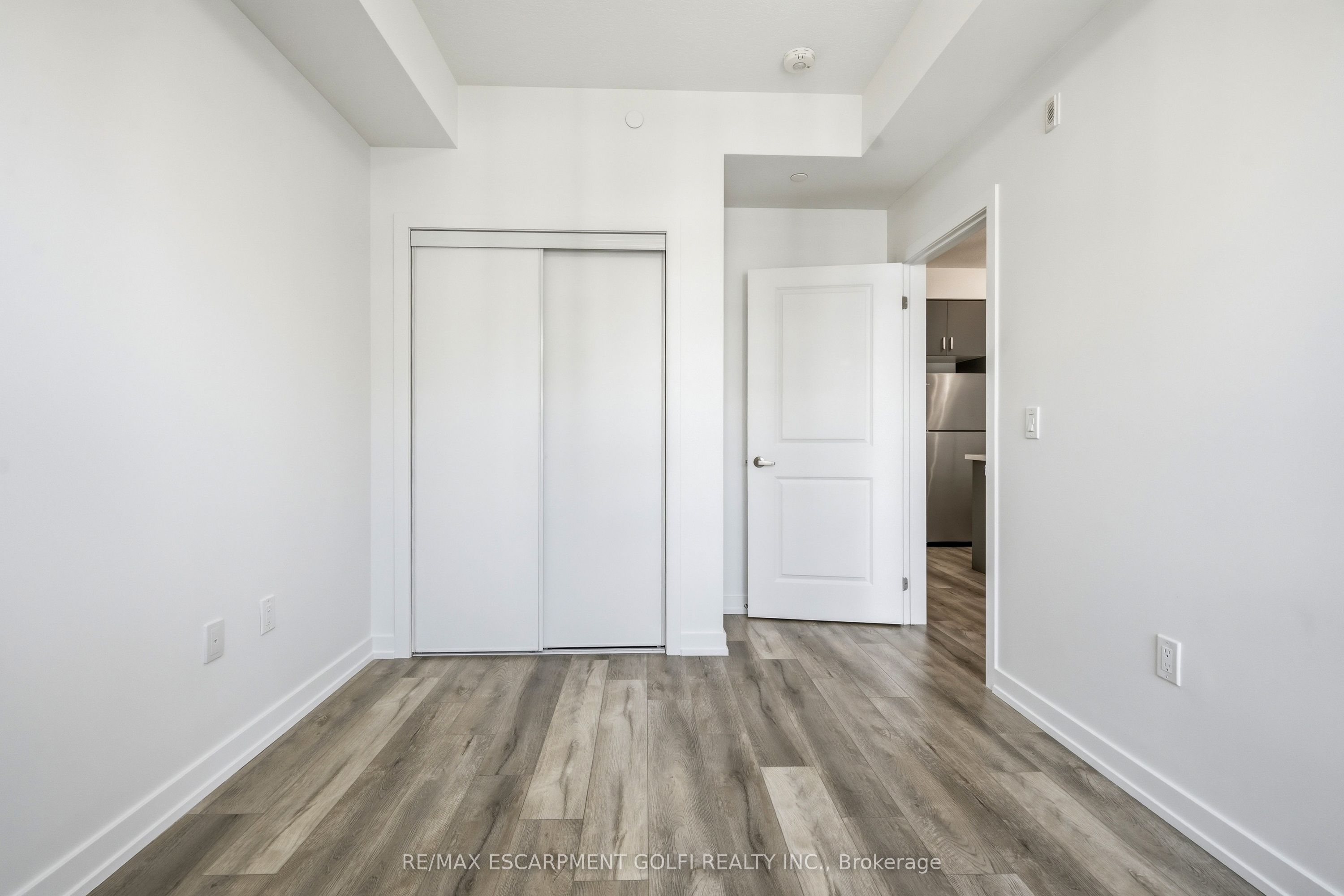 5055 Greenlane Road 425 Property Photo 17