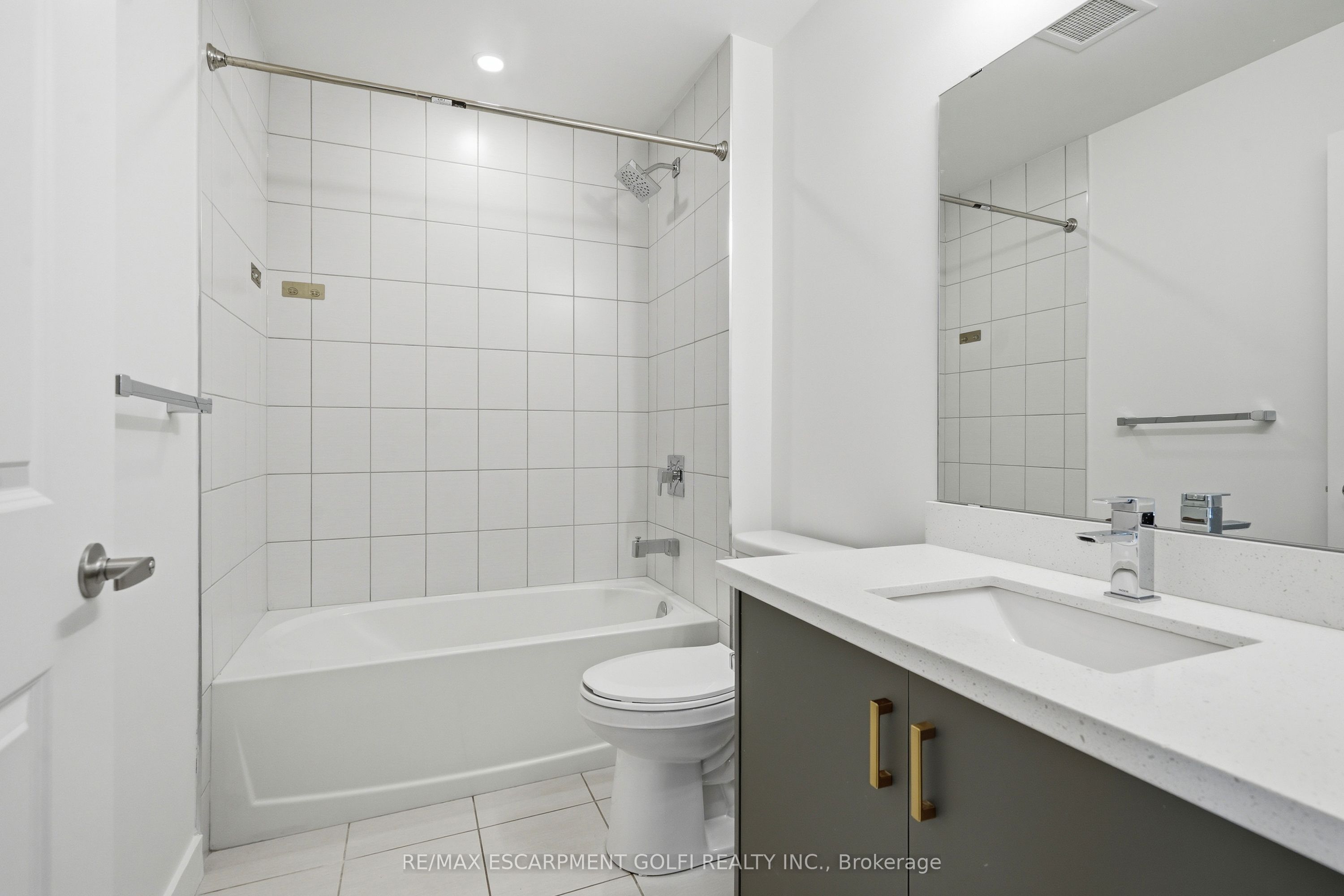 5055 Greenlane Road 425 Property Photo 18