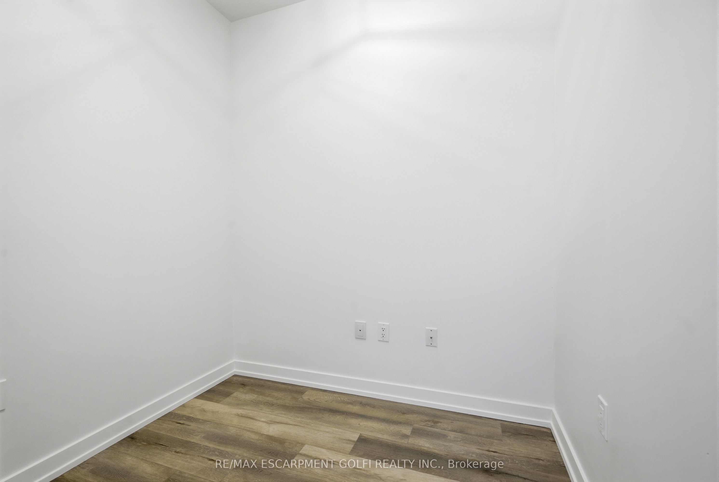5055 Greenlane Road 425 Property Photo 21