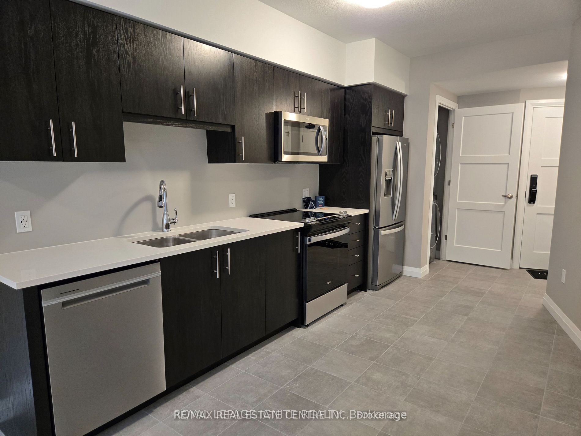 93 Arthur Street S 810 Property Photo 14