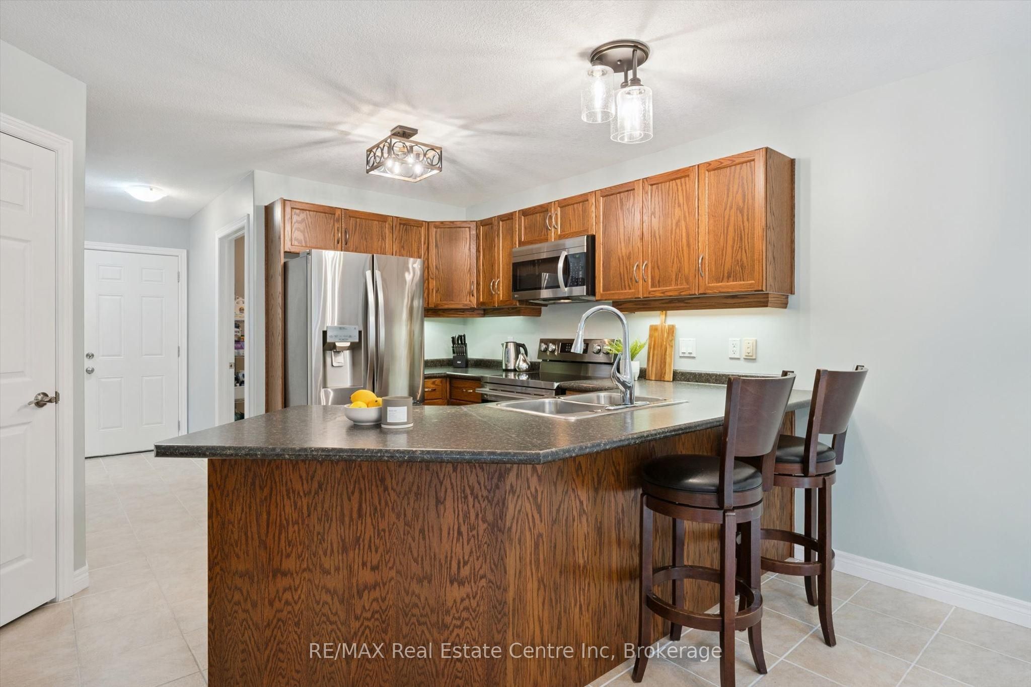 33 Washburn Drive Property Photo 6
