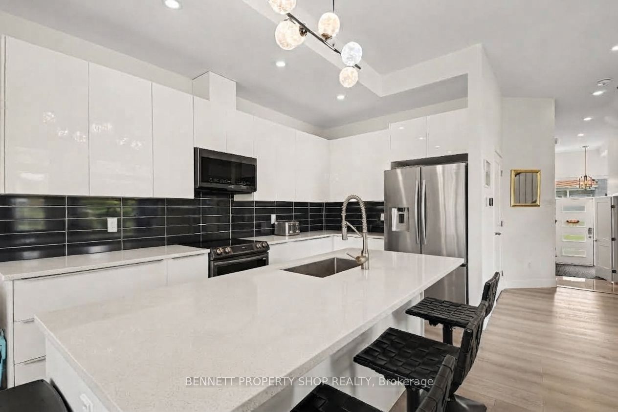 133 Duford Street Property Photo 3