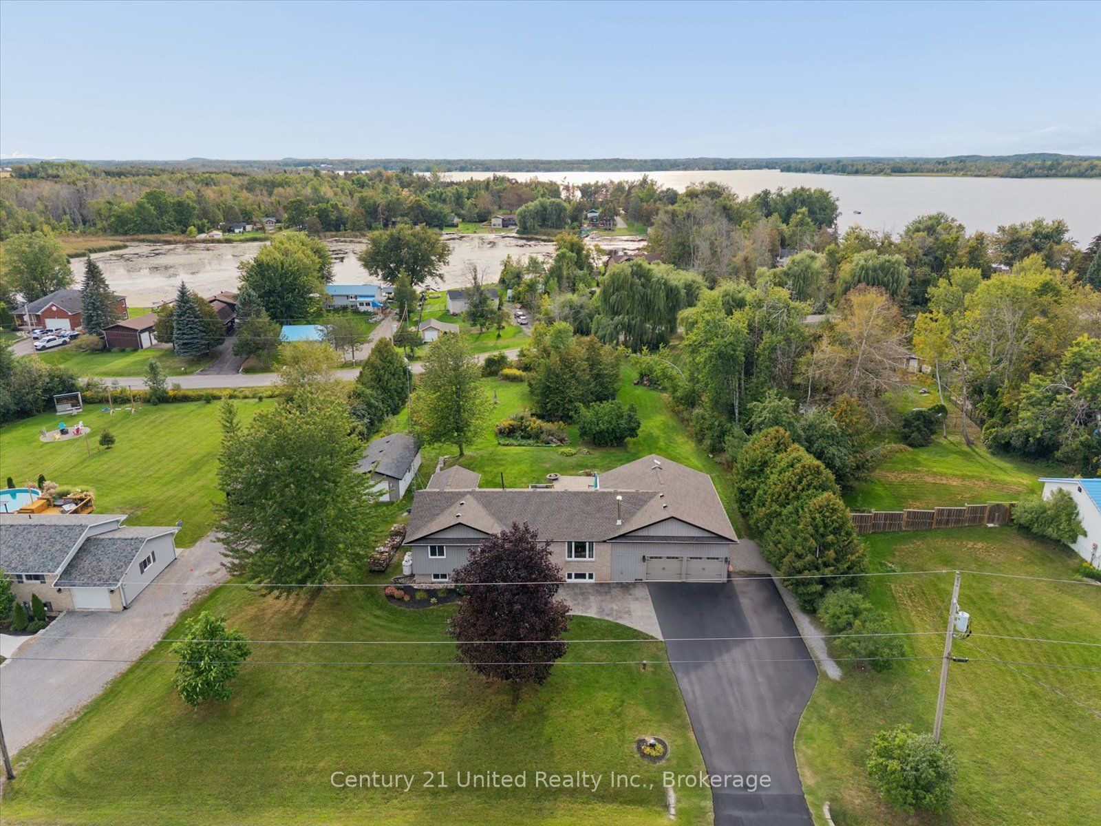 1923 Pratts Marina Road Property Photo 1