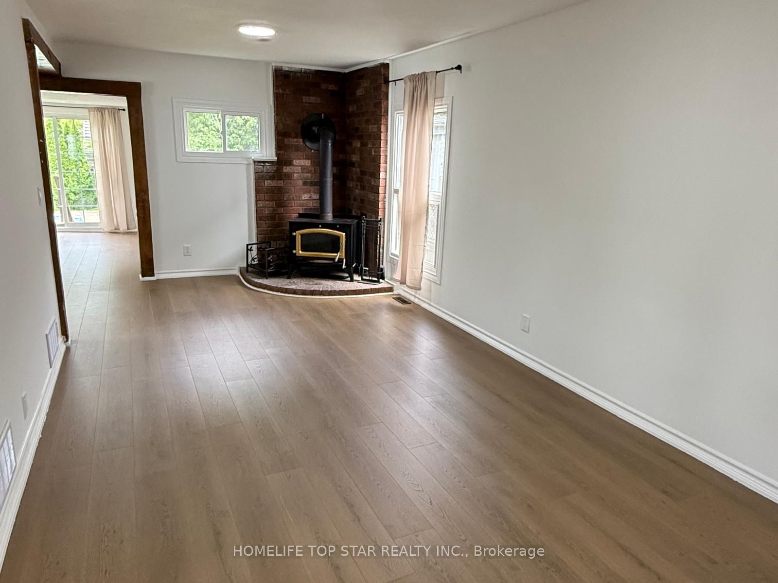 5341 Mcrae Street N Property Photo 5