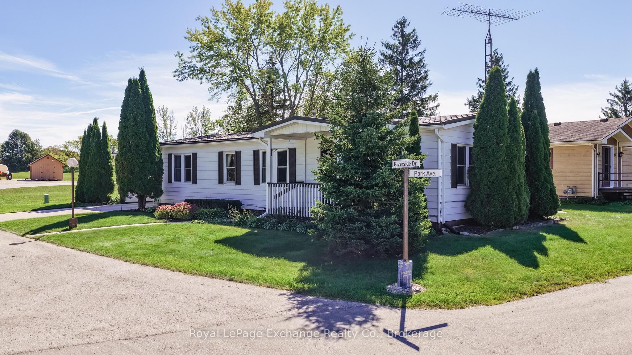 39724 Amberley Road Property Photo 3