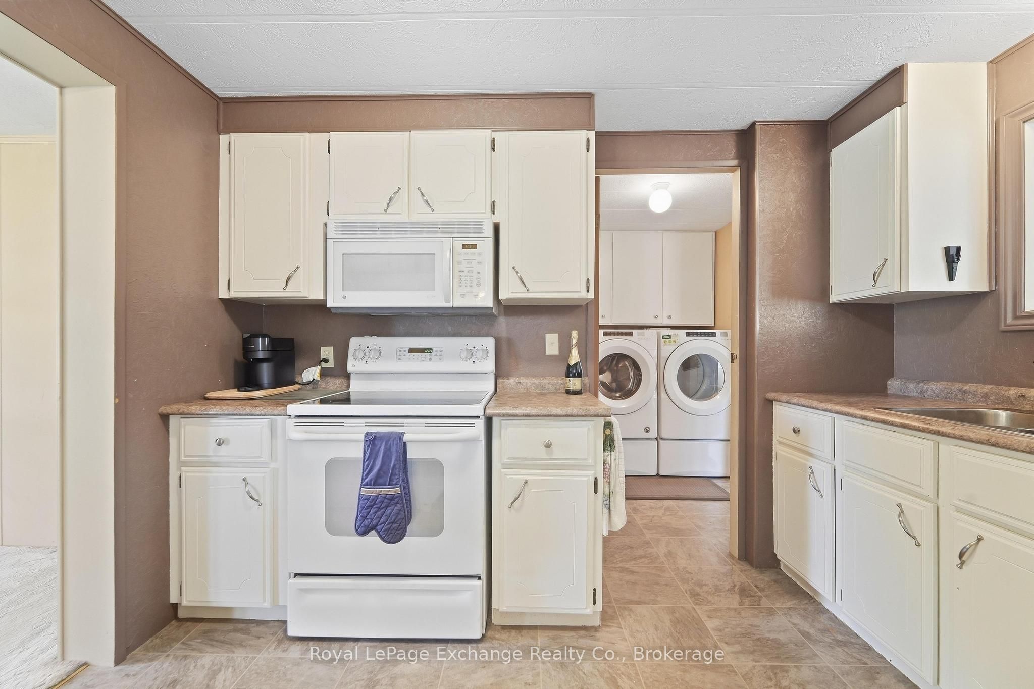 39724 Amberley Road Property Photo 13