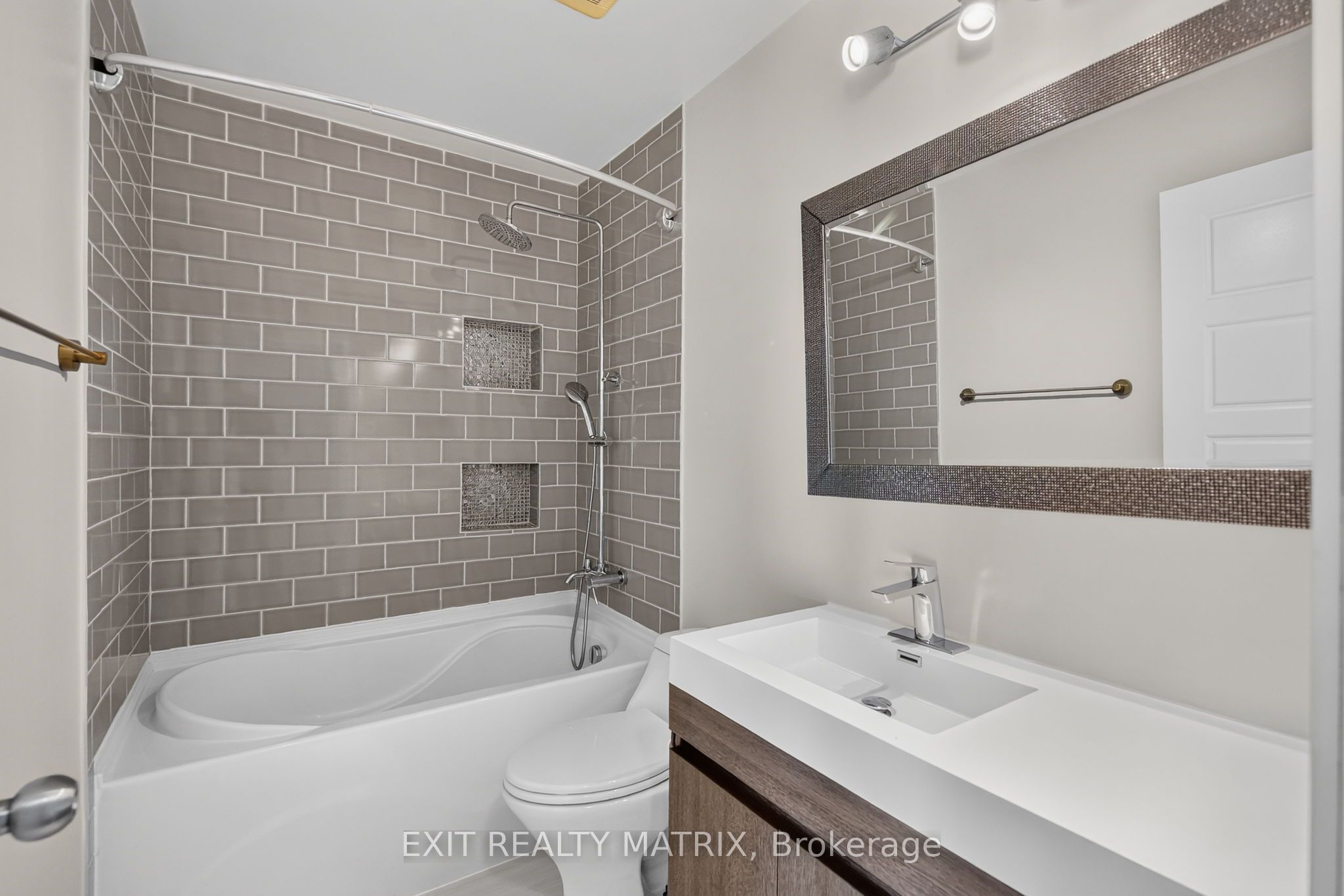 2043 Avenue O Property Photo 22