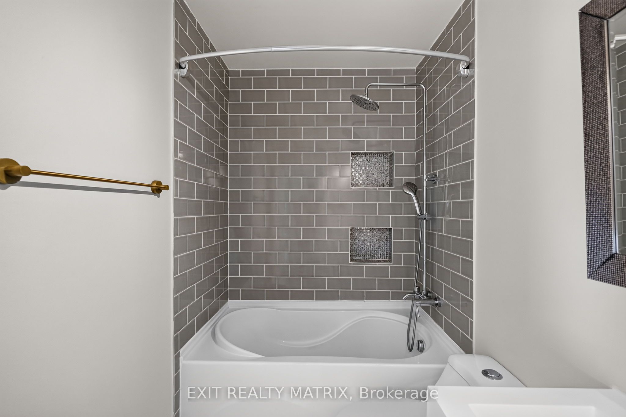 2043 Avenue O Property Photo 23