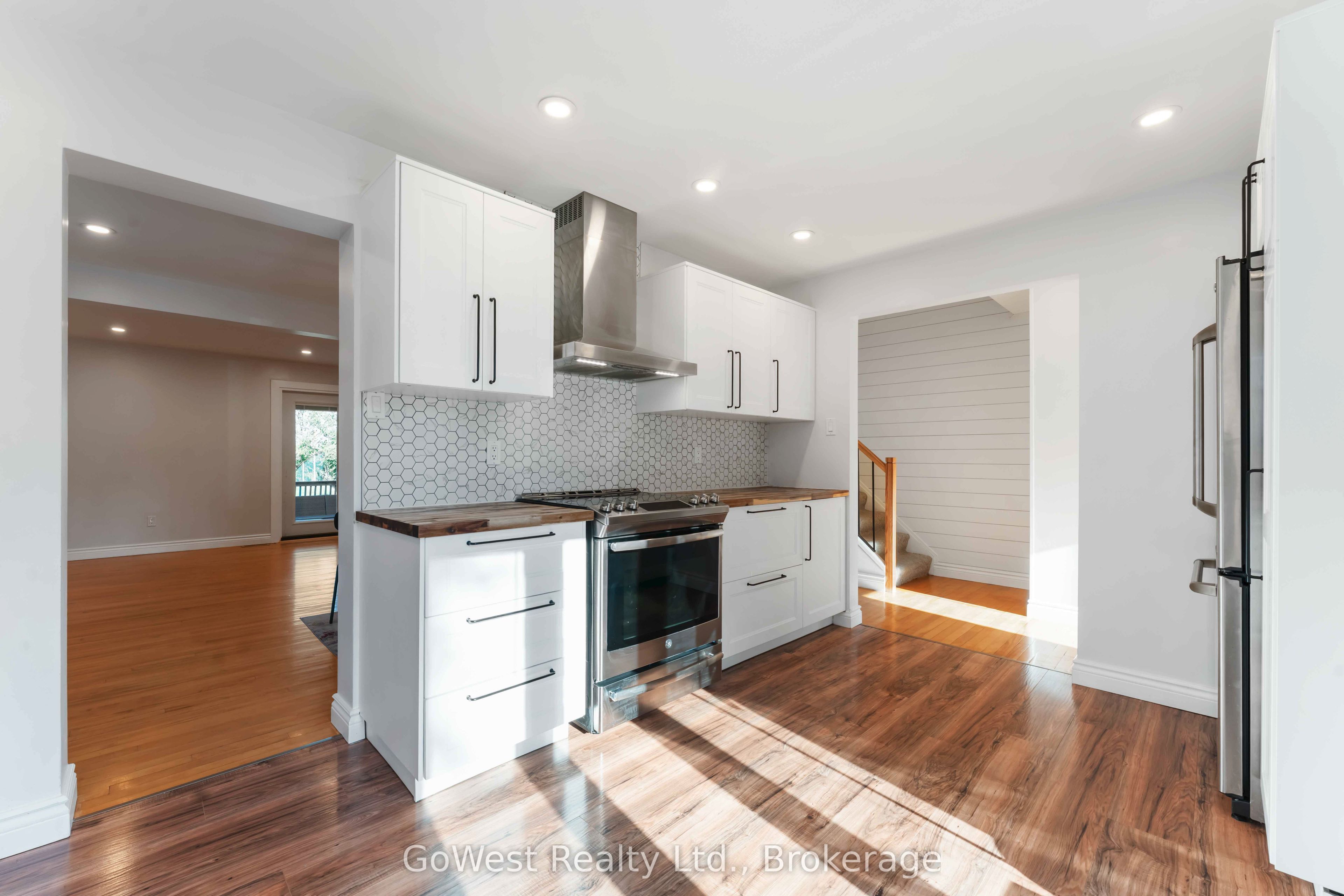 94 Fieldgate Drive Property Photo 11