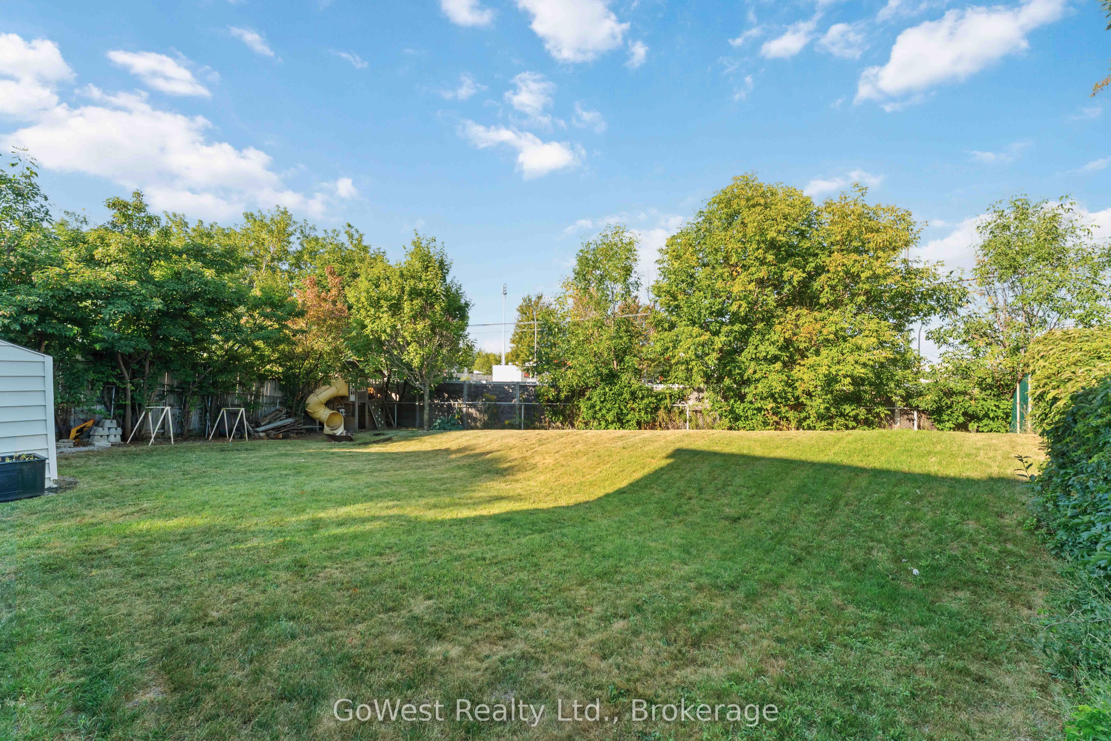 94 Fieldgate Drive Property Photo 28